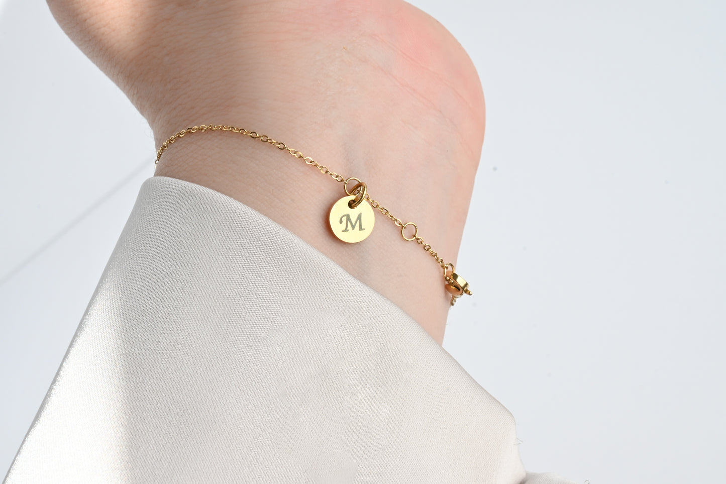 Round Initial Charm