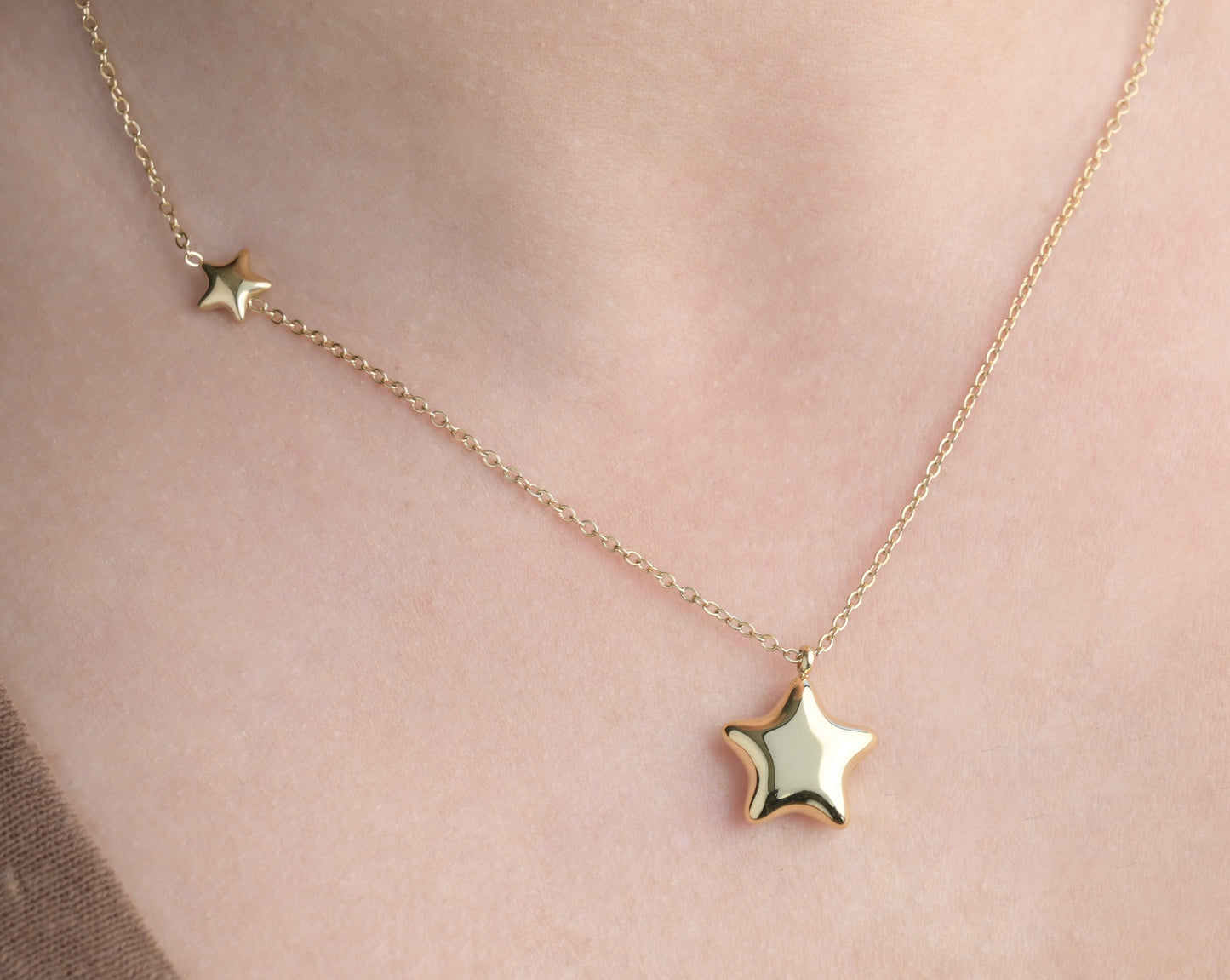 Puffed Star Necklace