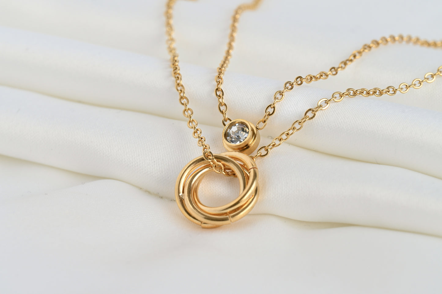 Twisted Circle and Bezel Necklace