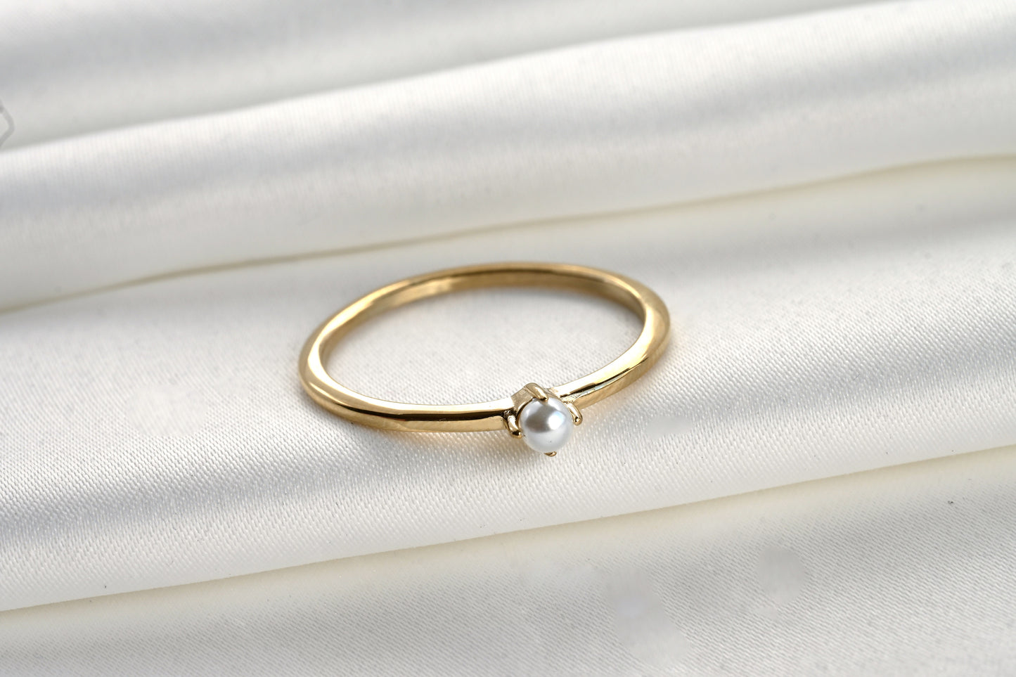 Solo Pearl Ring
