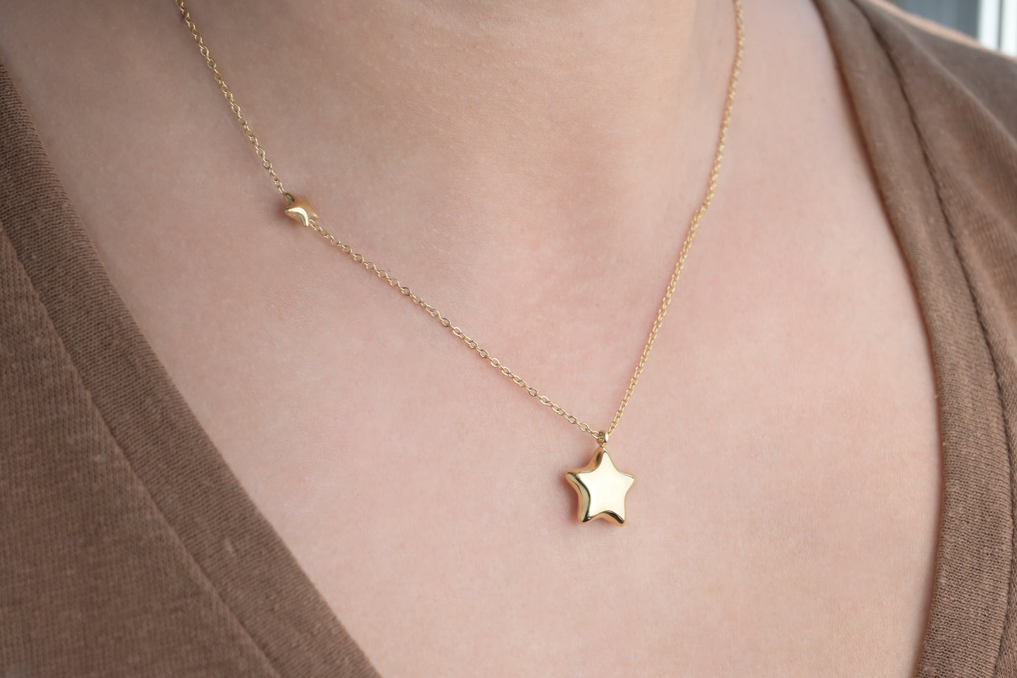 Puffed Star Necklace