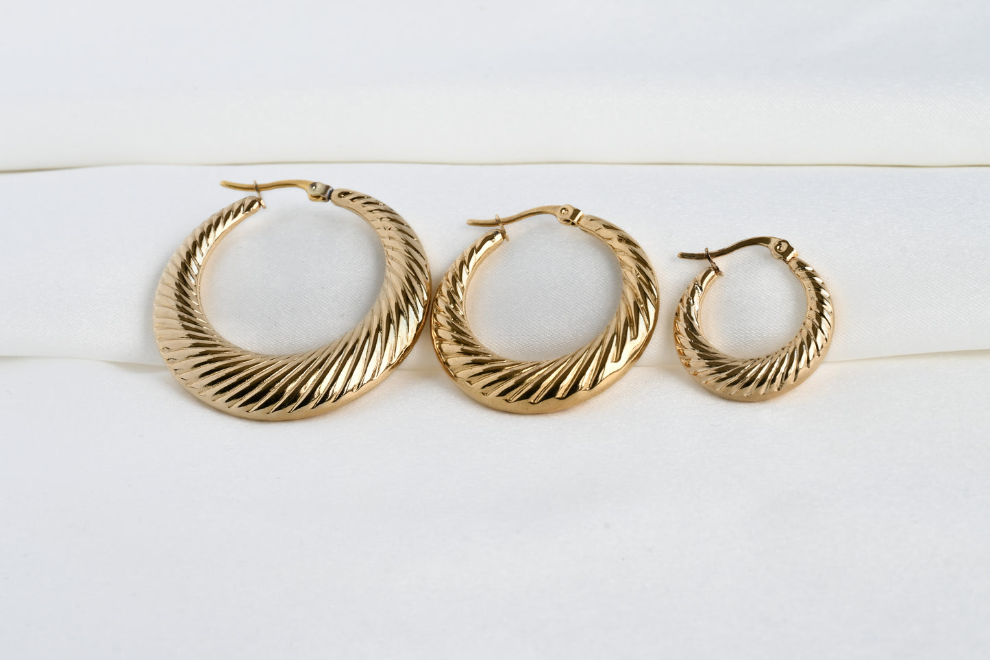 Lightweight Croissant Hoops