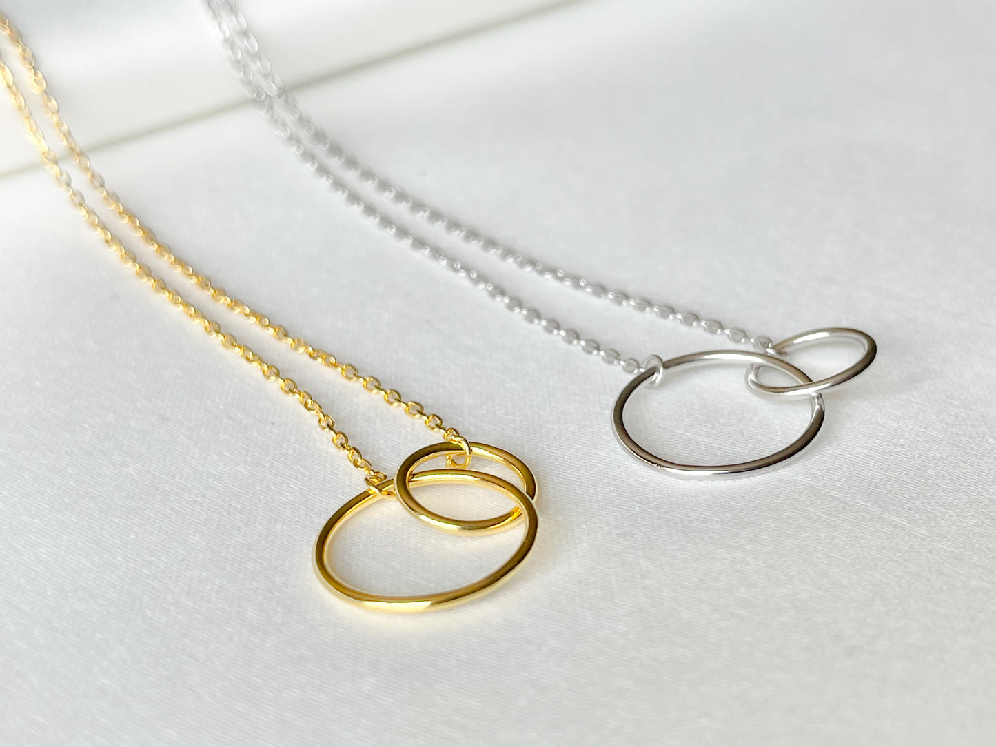 Interlocking Circles Necklace