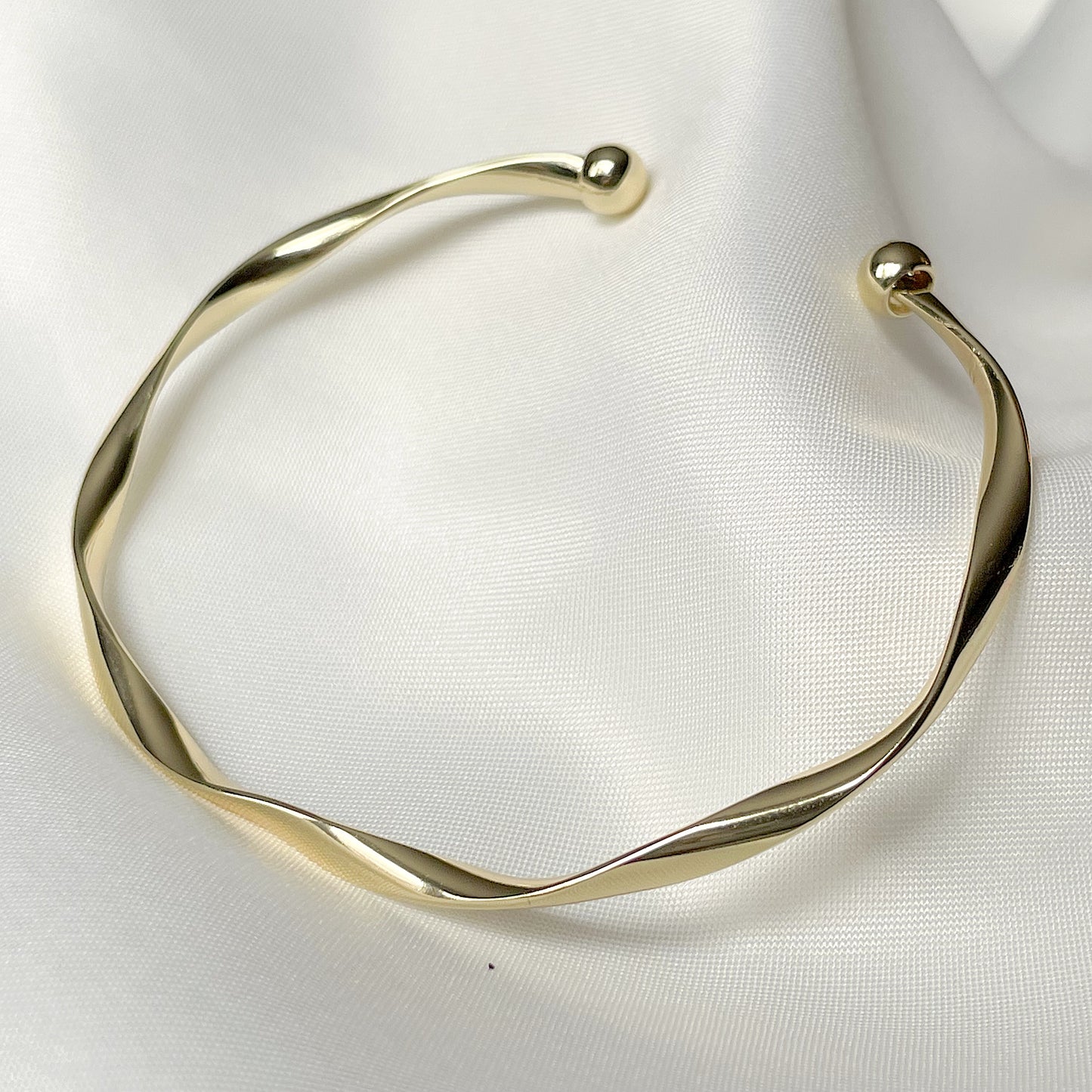Twisted Ribbon Gold Cuff Bracelet