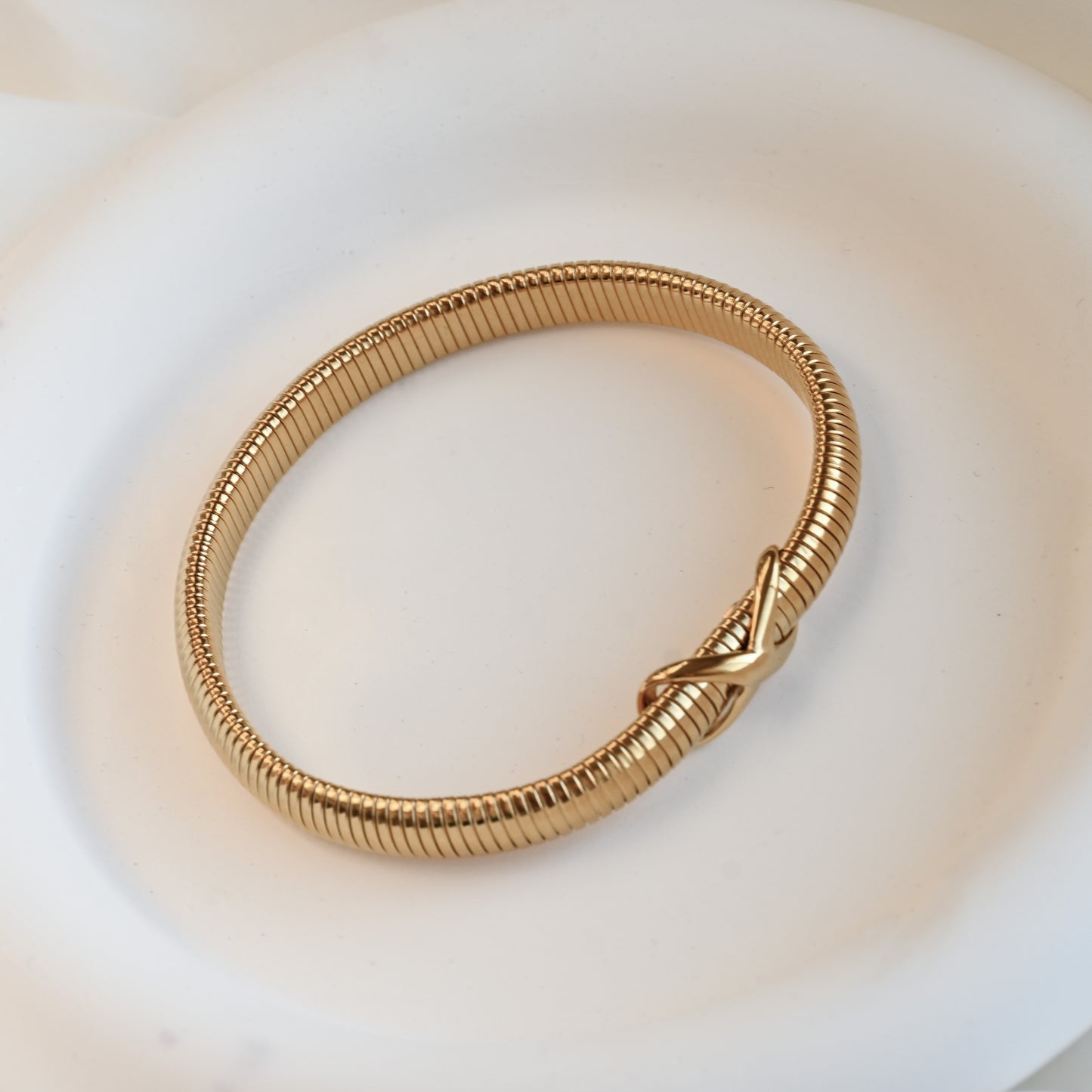 Thin Tubogas Knot Bracelet