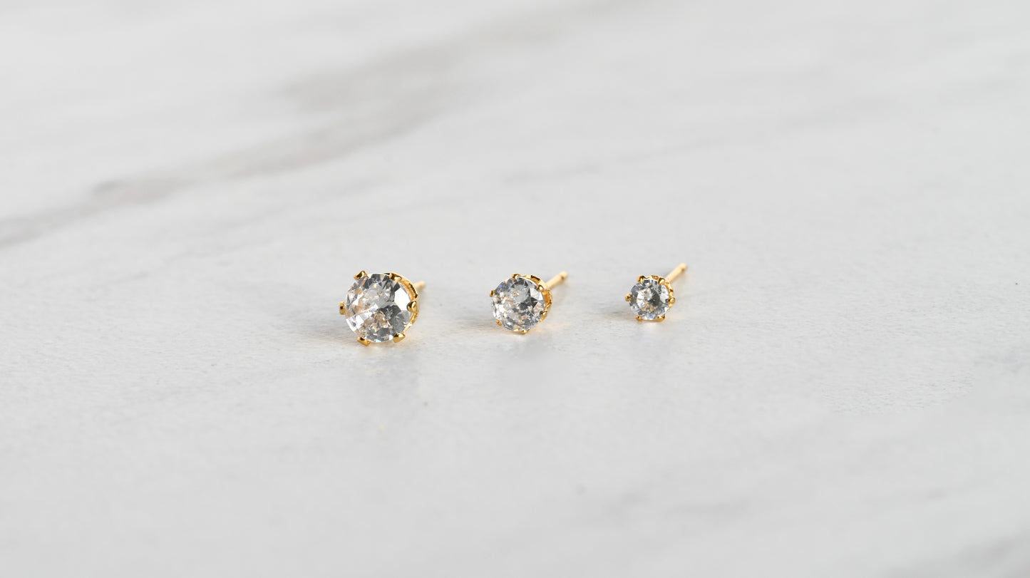 Round Diamond Studs