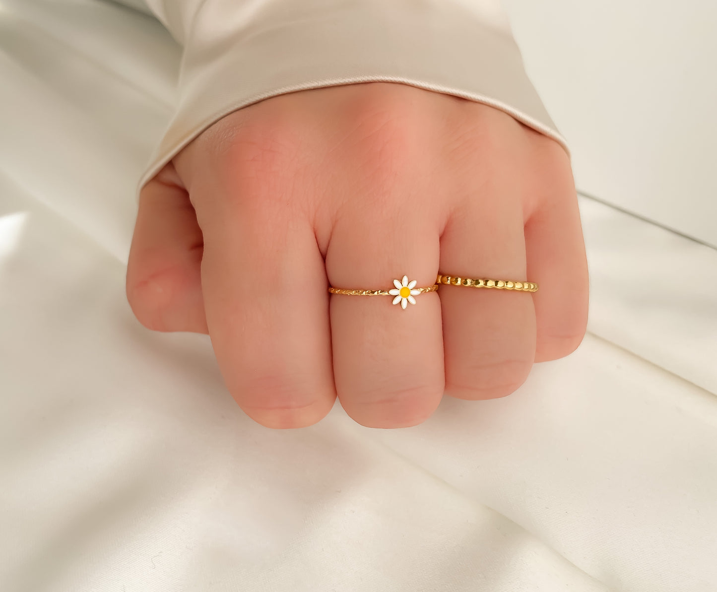 Minimalist Daisy Ring