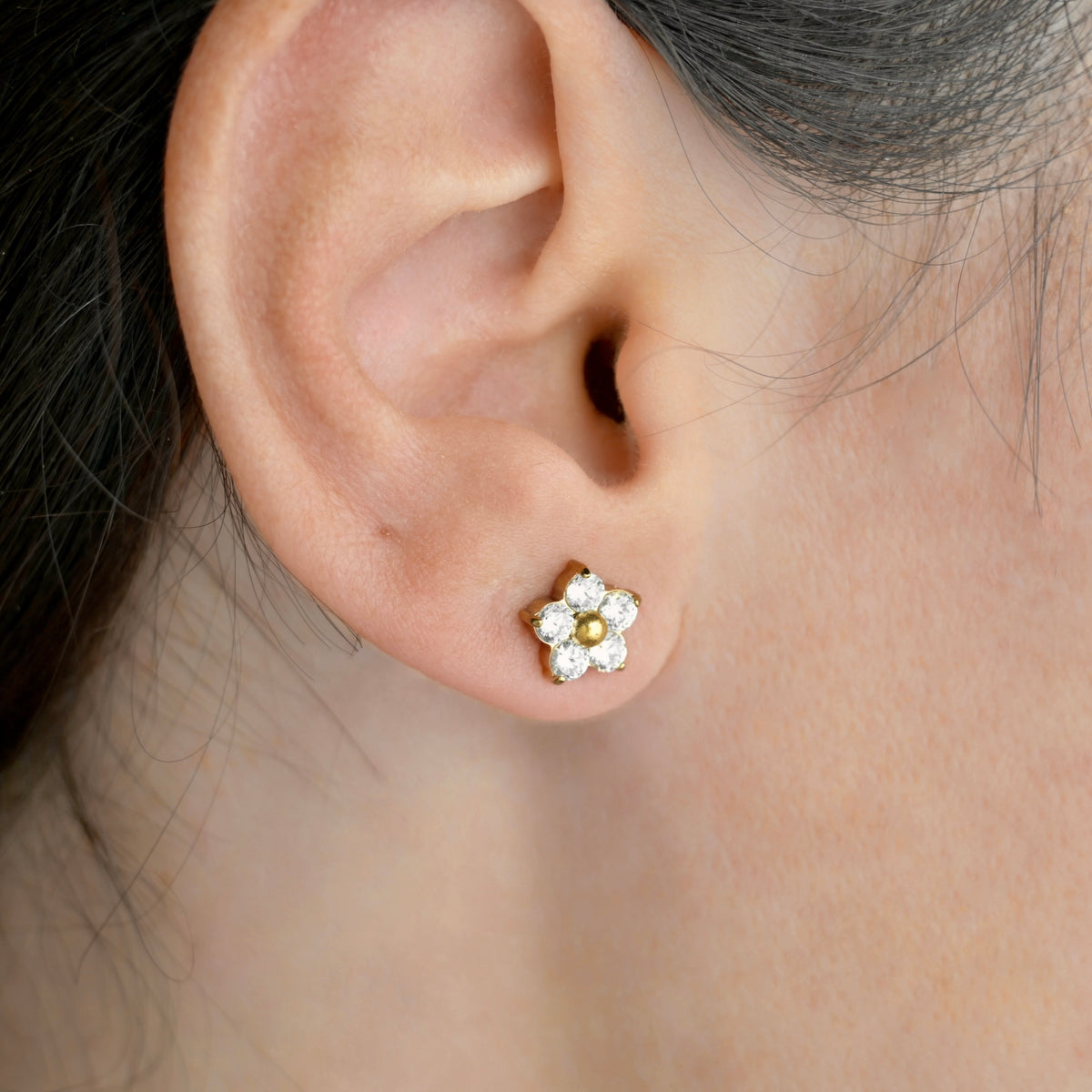 Boucles d'oreilles clous fleur CZ - Plaqué or 18 carats PVD - Acier inoxydable