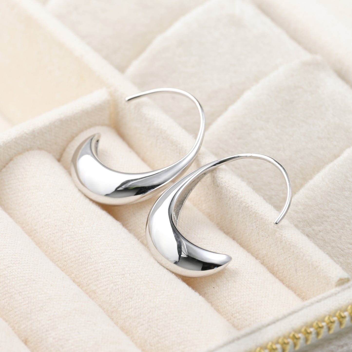 Bold Threader Drop Earrings