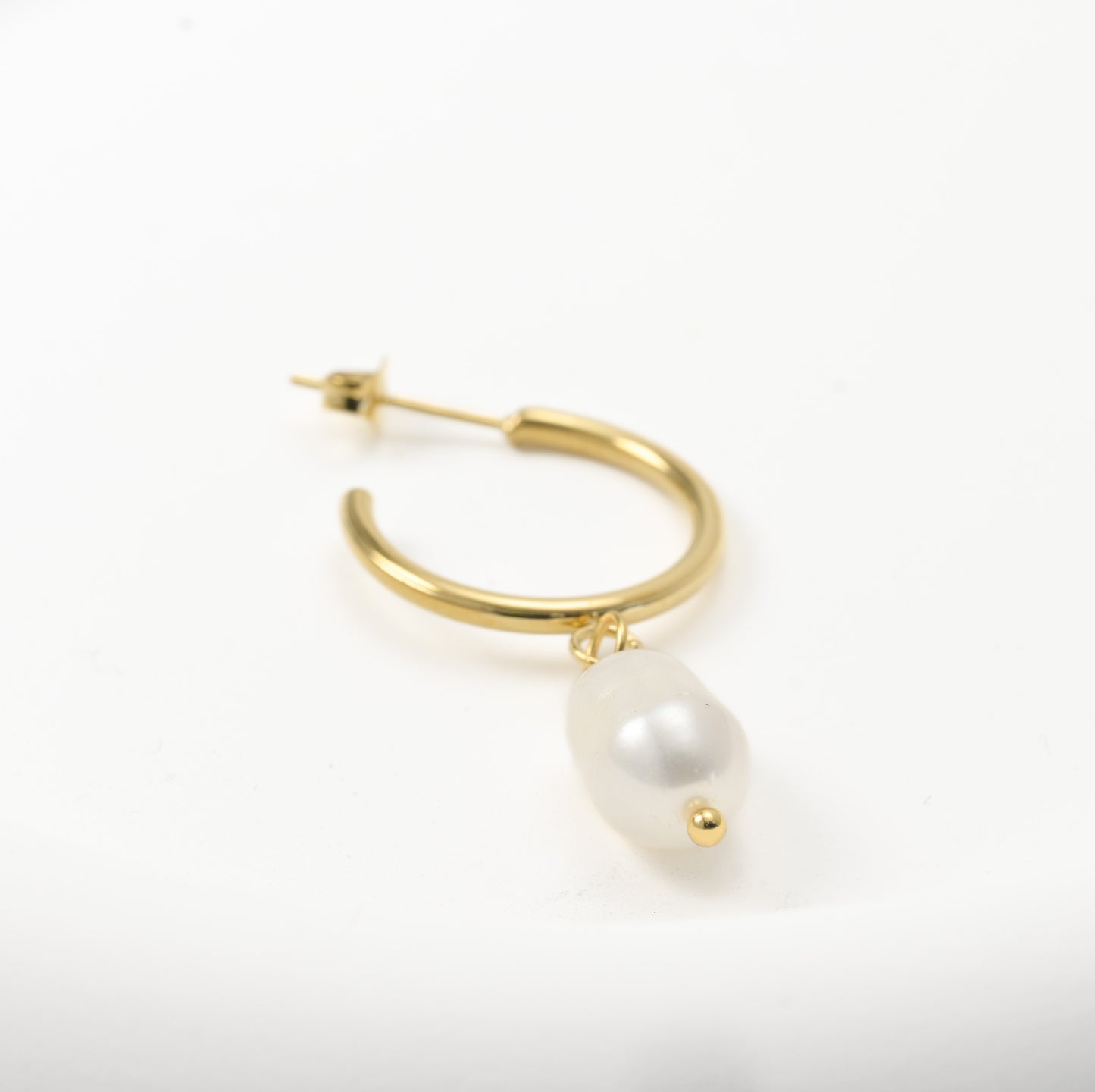 Gold Pearl Earrings