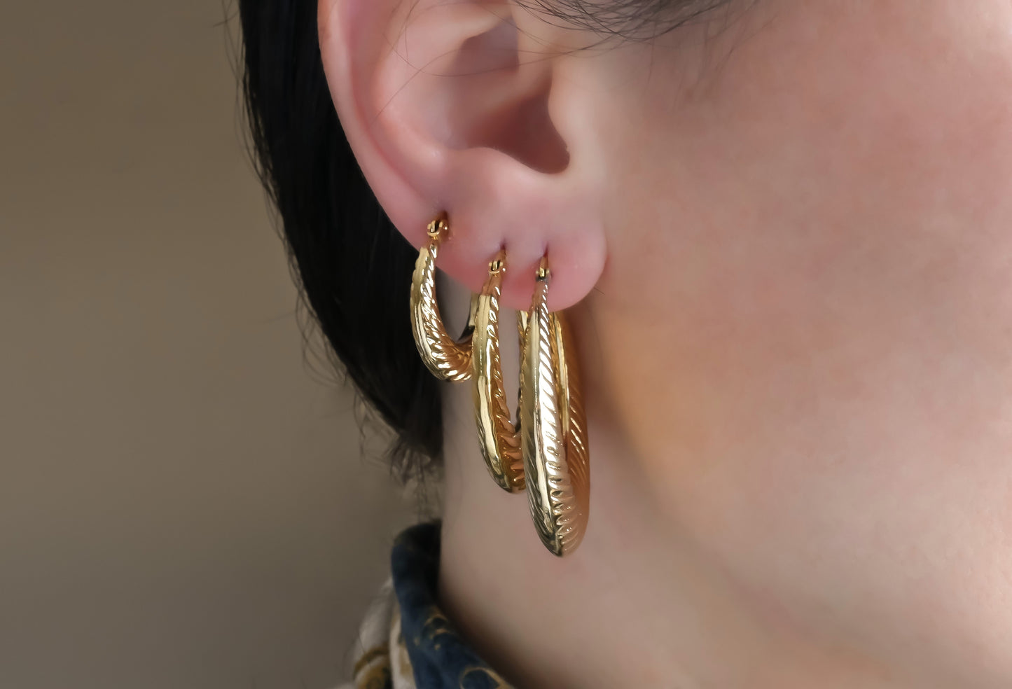 Lightweight Croissant Hoops