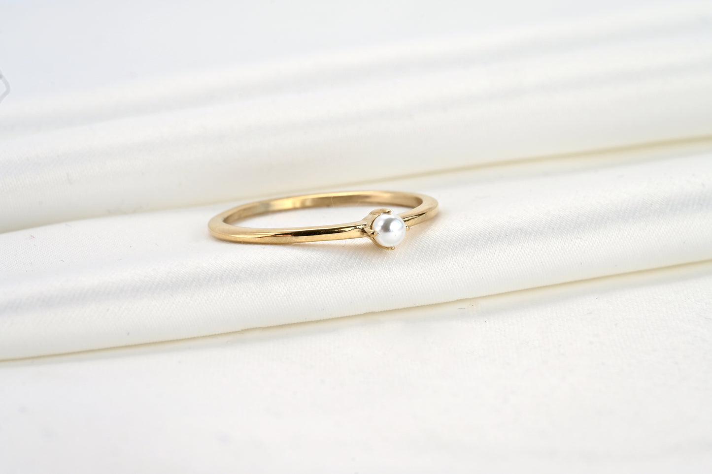 Solo Pearl Ring