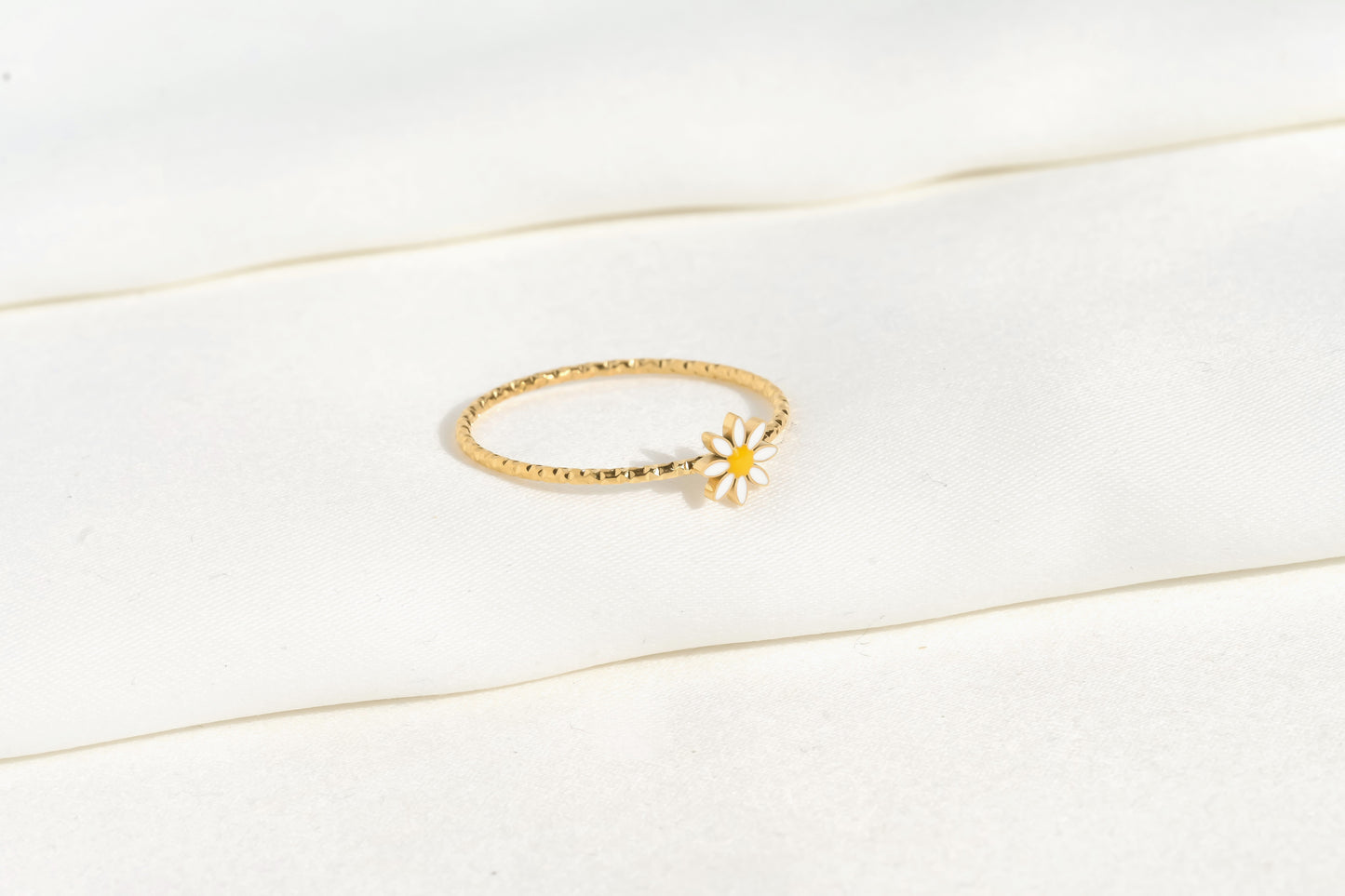 Minimalist Daisy Ring