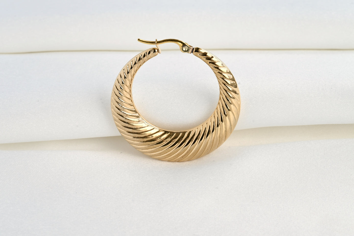 Lightweight Croissant Hoops