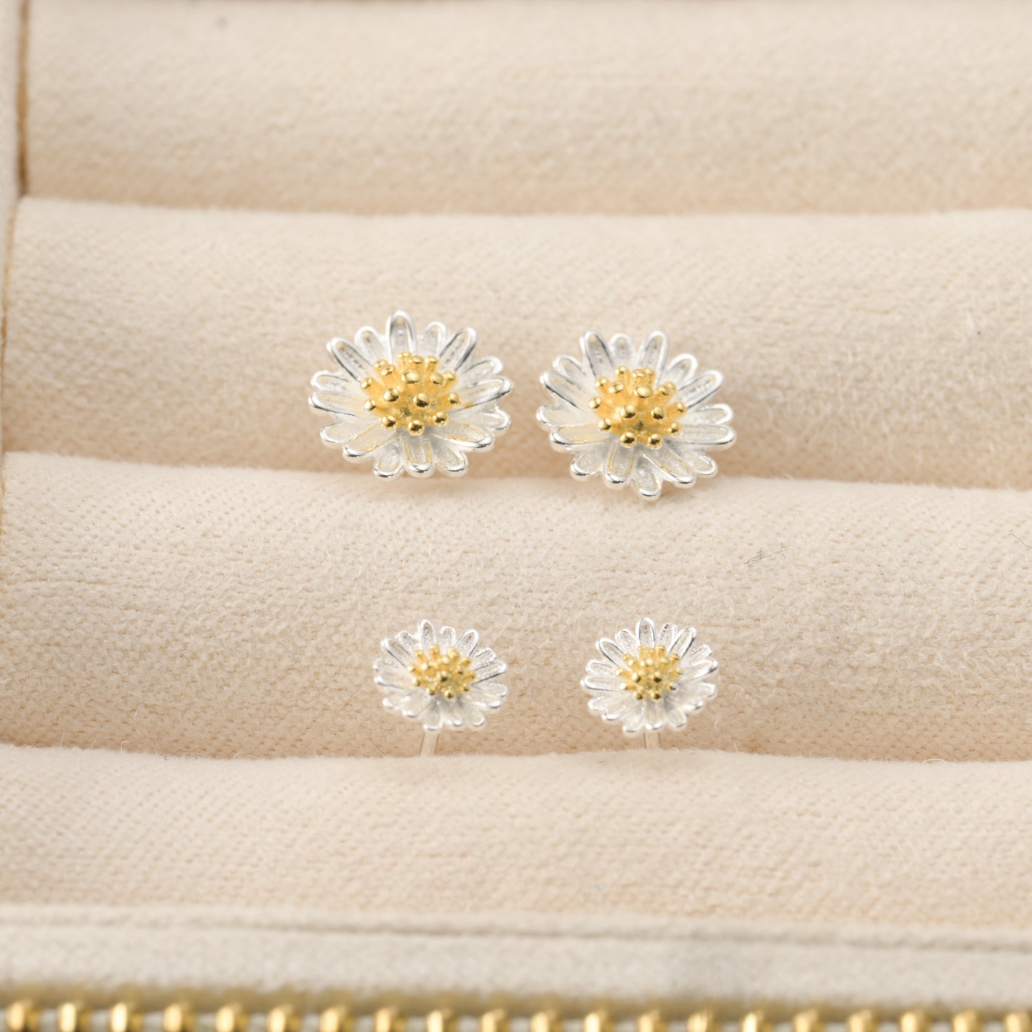 Silver Daisy Studs