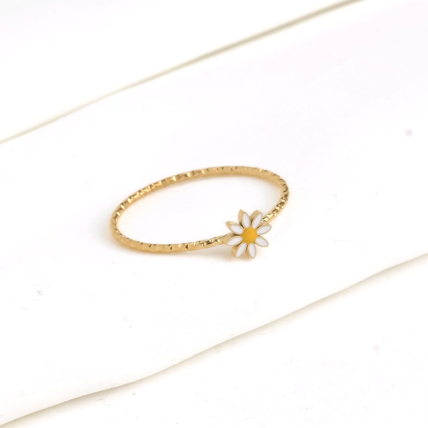 Dainty Daisy Ring, 18K Gold PVD Plated Dainty Floral Stacking Band, Tarnish-free