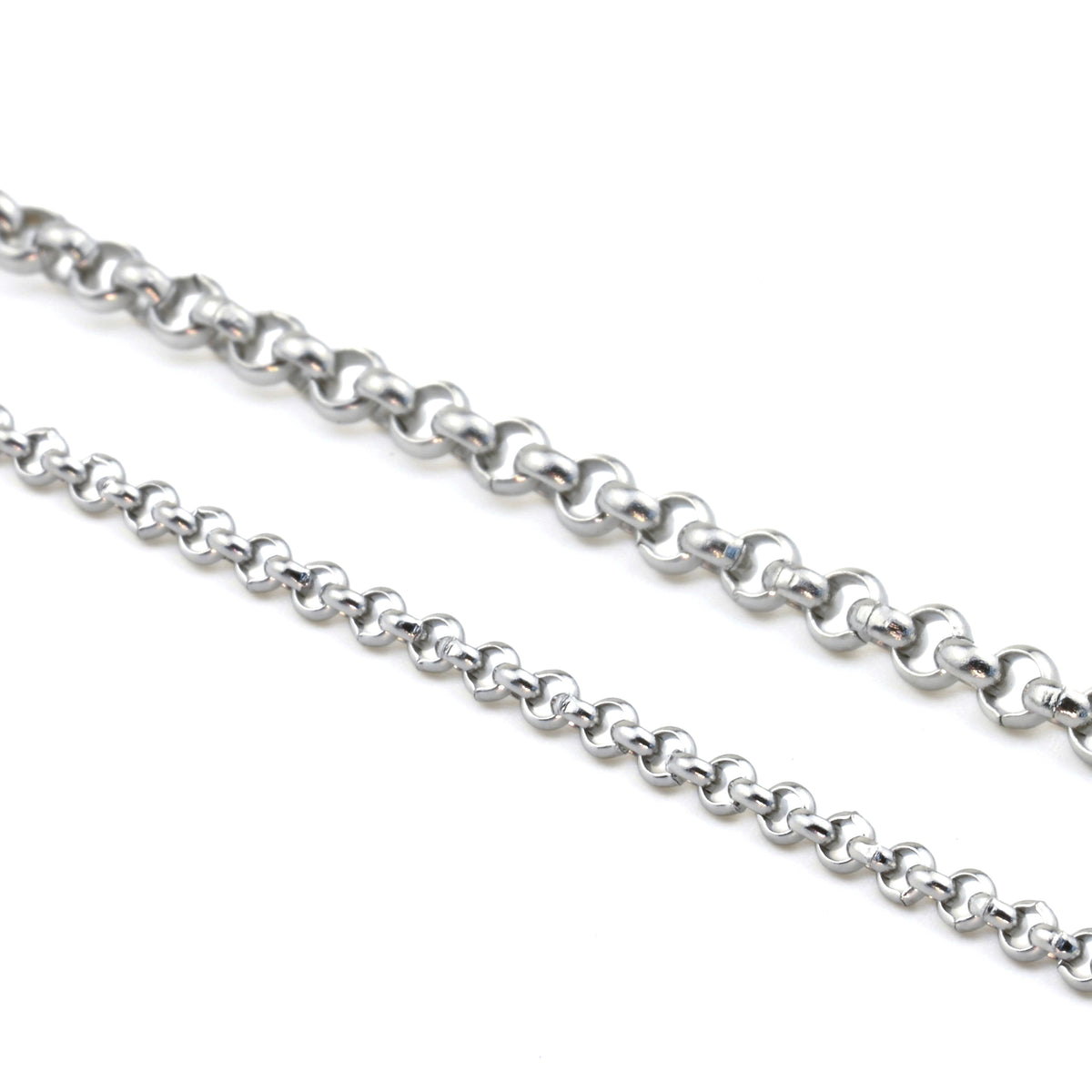 Silver rolo chain in 2mm and 3mm on a white background