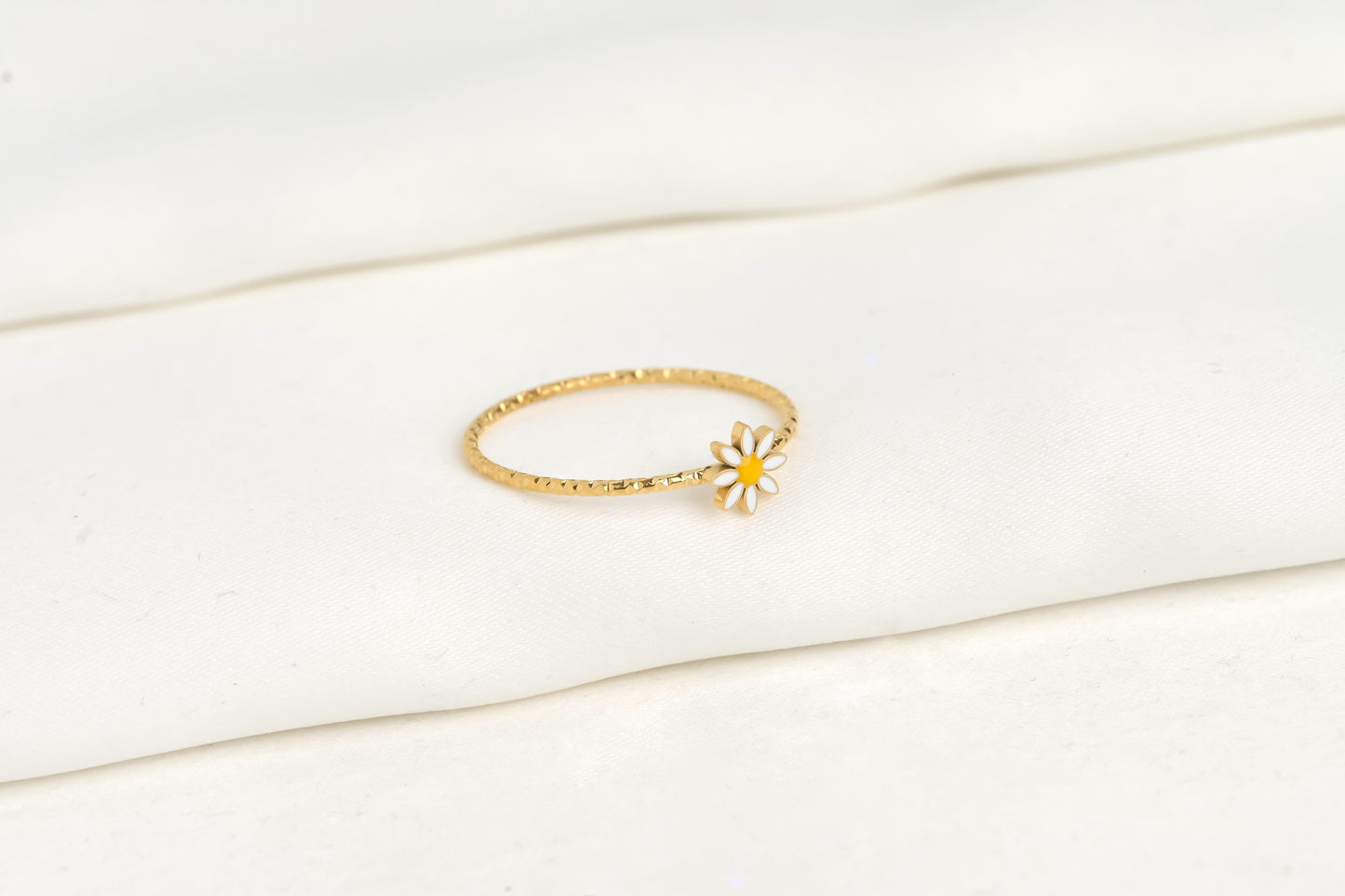 Minimalist Daisy Ring