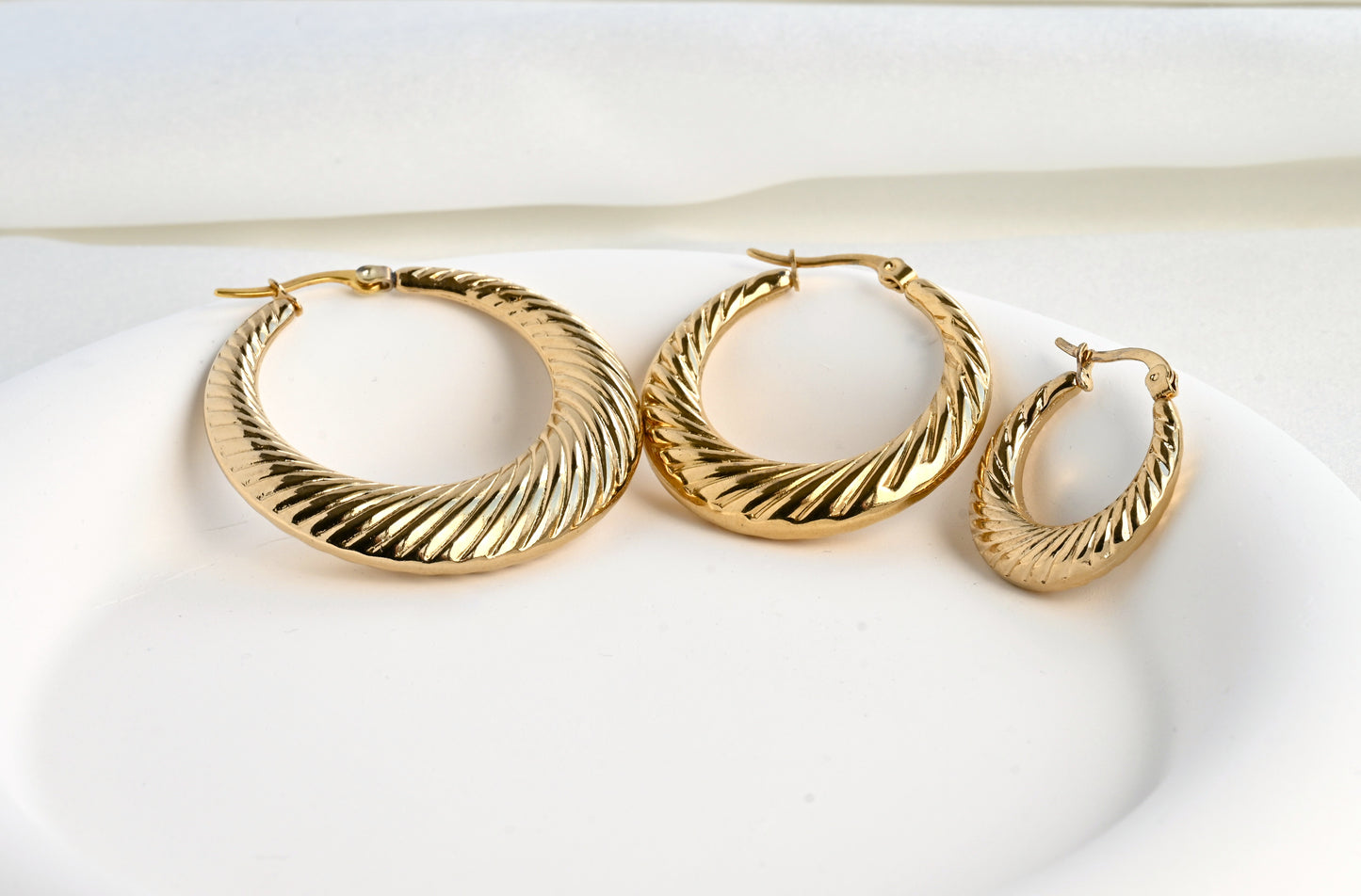 Lightweight Croissant Hoops
