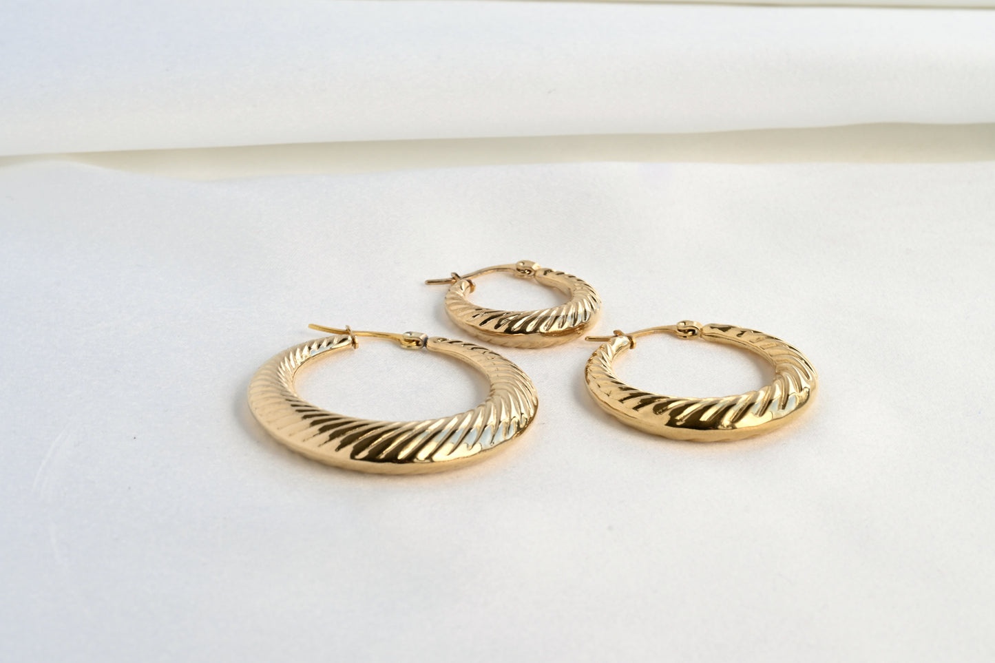 Lightweight Croissant Hoops