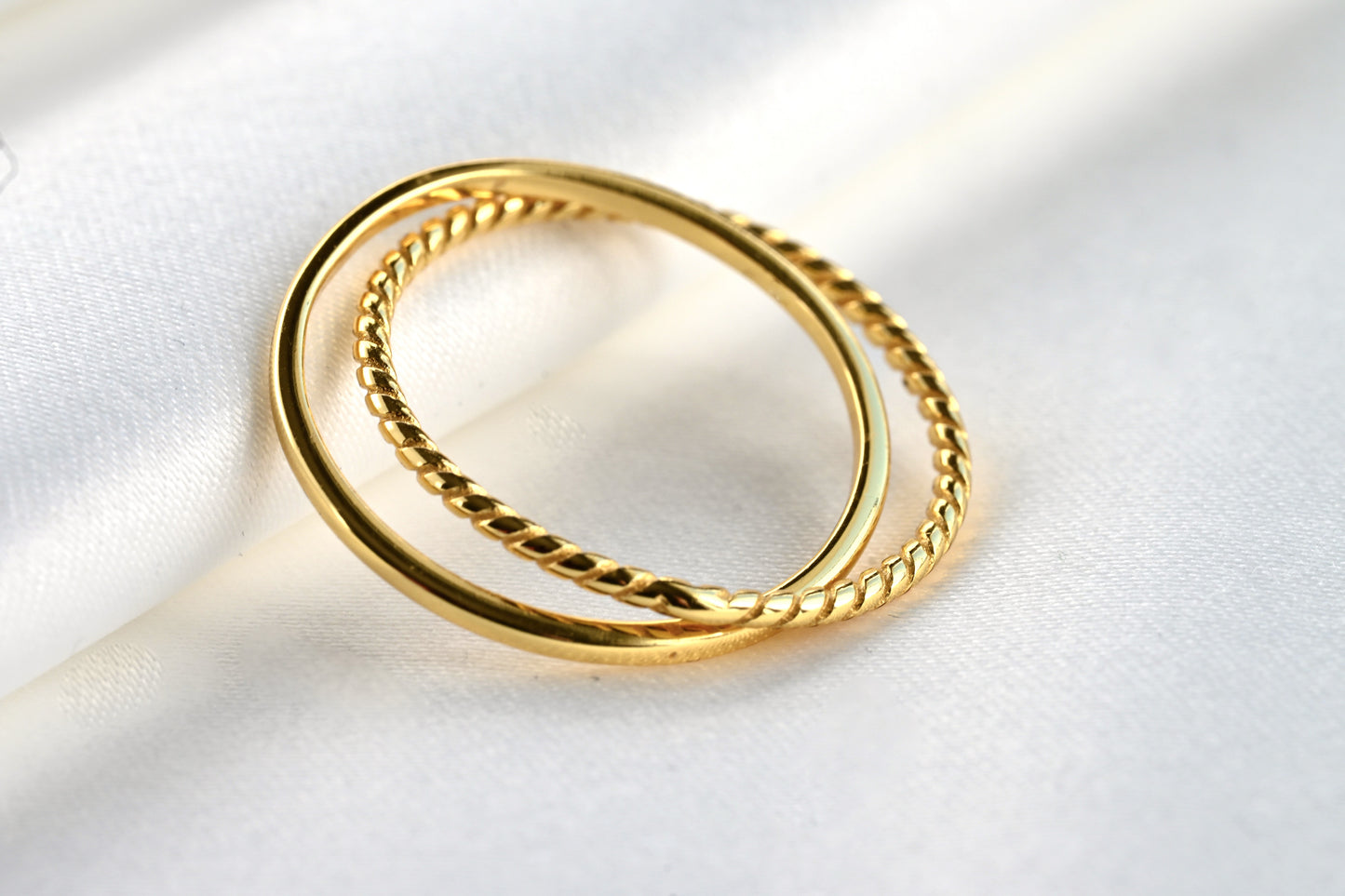 Interlocking Circles Ring