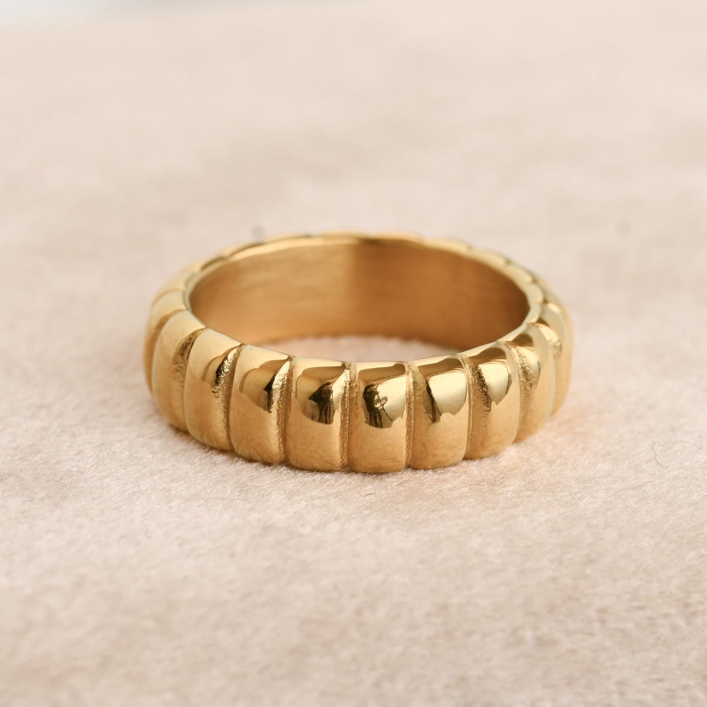 Puffy Ribbed Ring