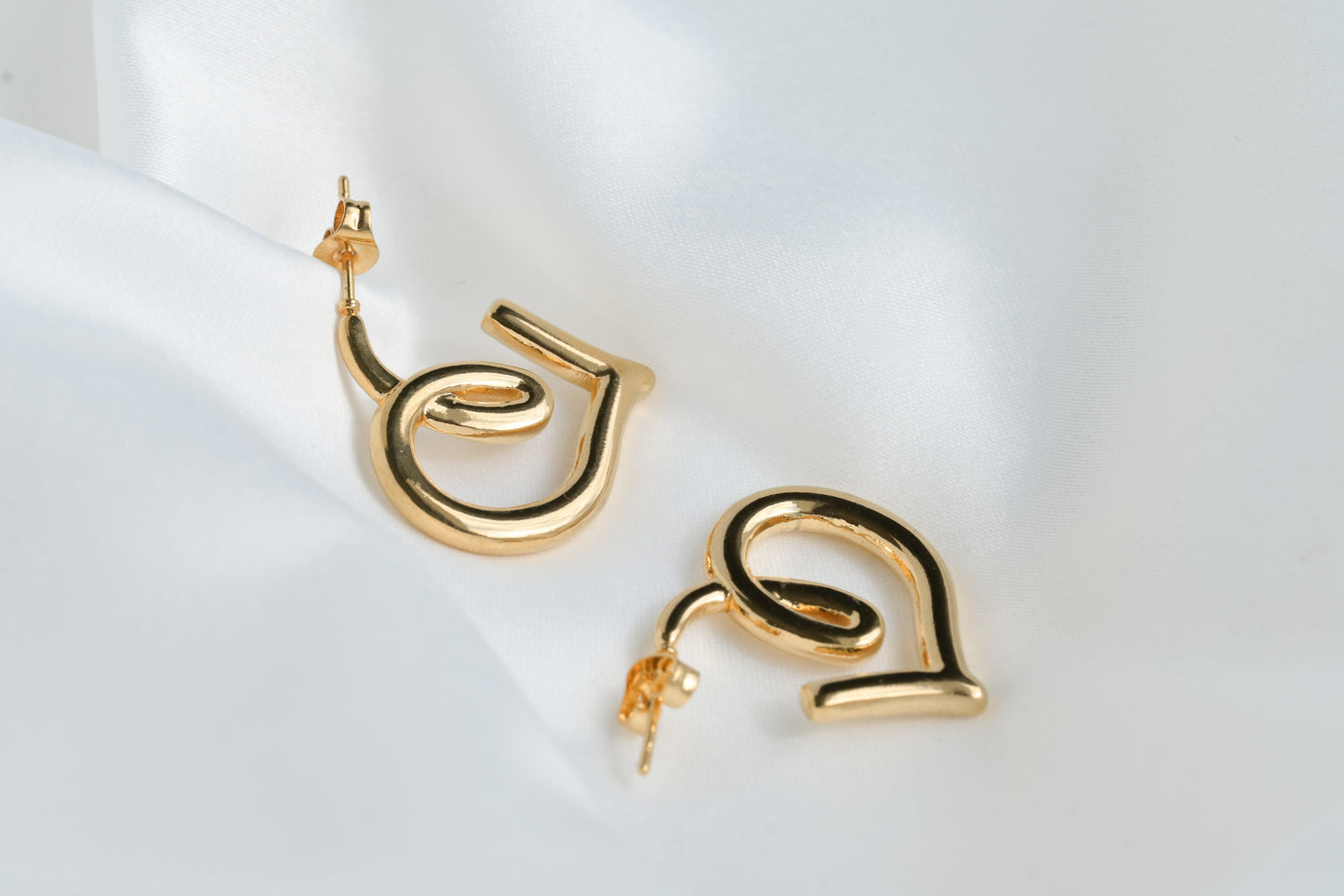 Open Figure Heart Hoops