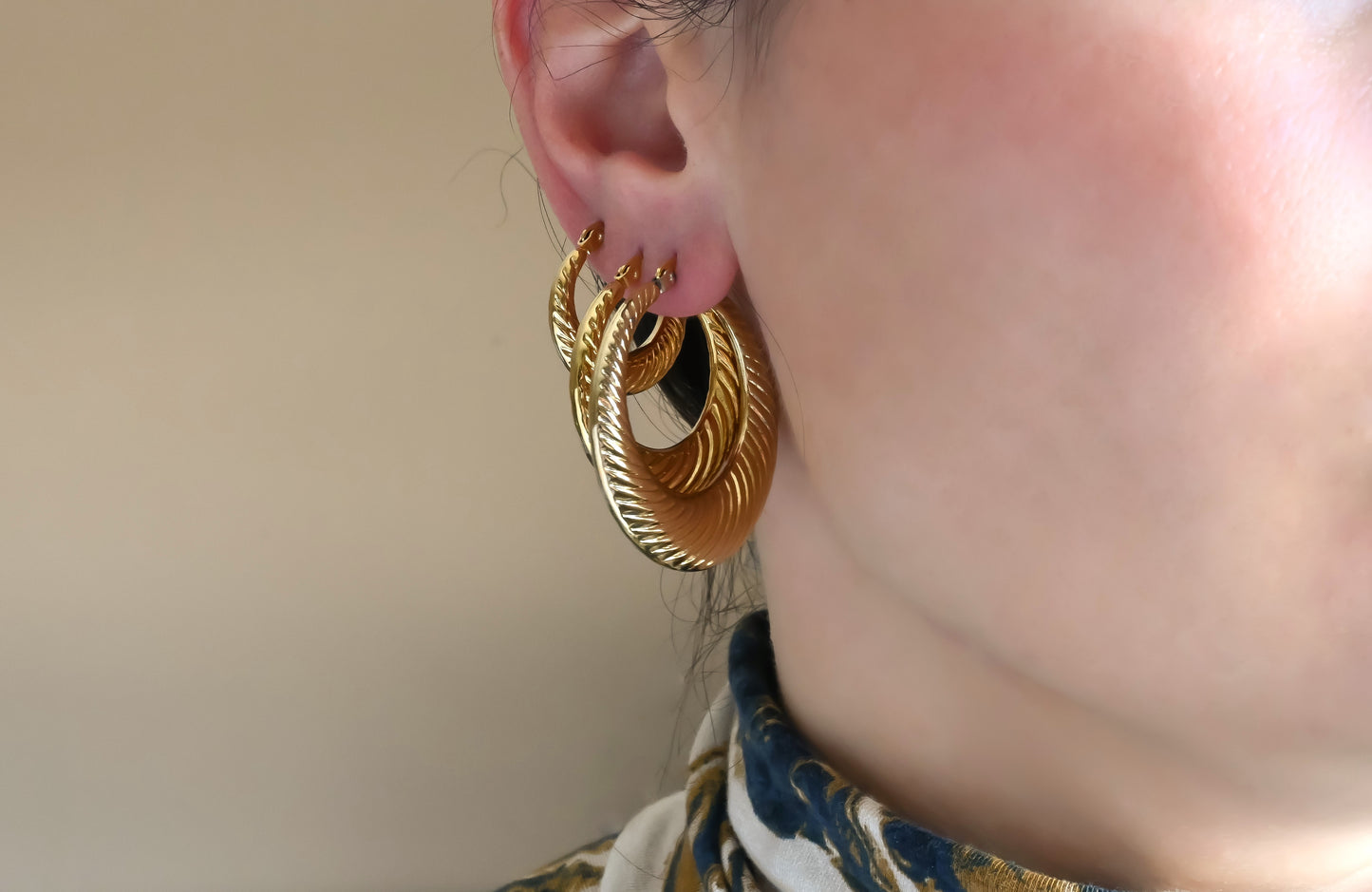 Lightweight Croissant Hoops