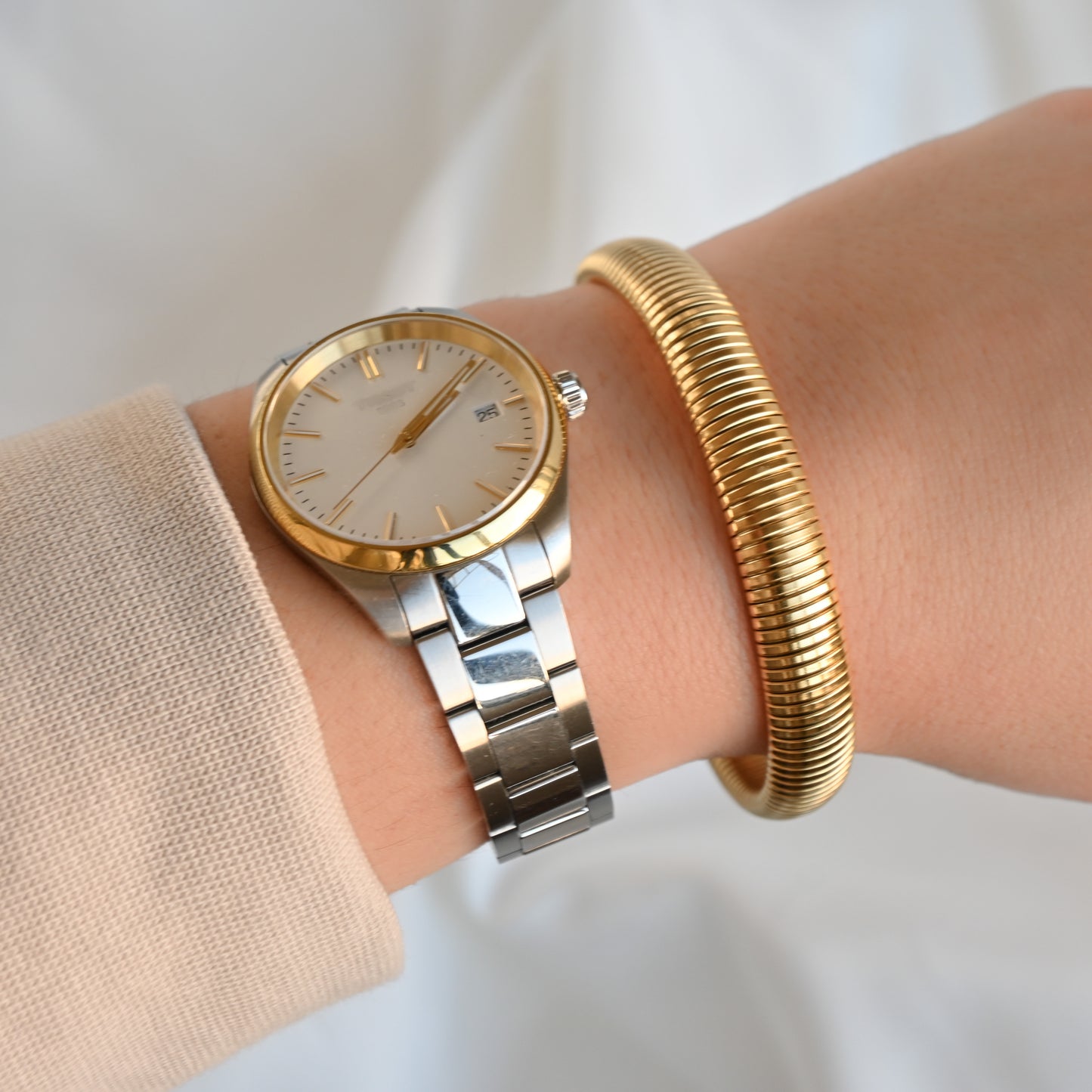 Thin Tubogas Knot Bracelet