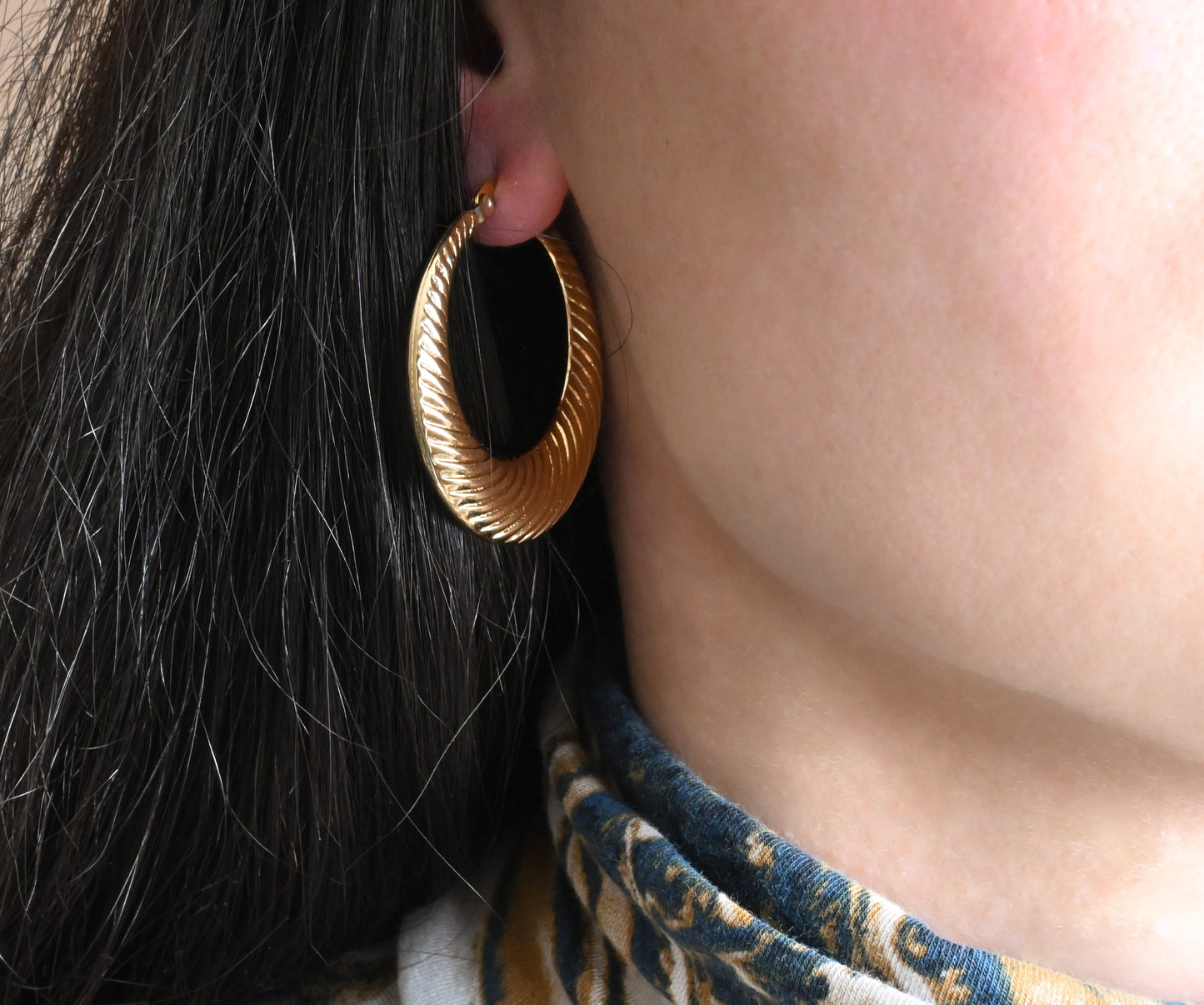 Lightweight Croissant Hoops
