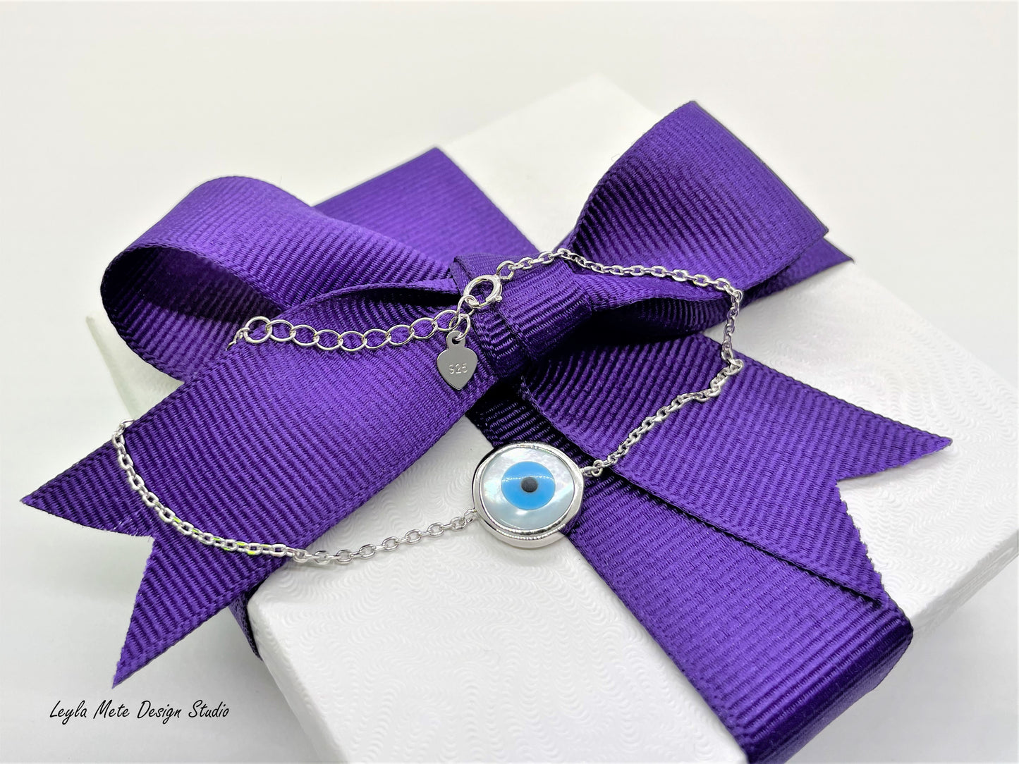 Pearl Eye Bracelet