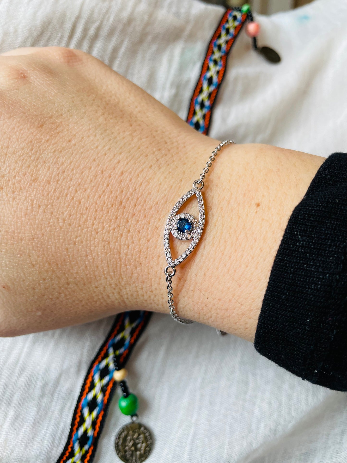 Diamond Oval Eye Bracelet