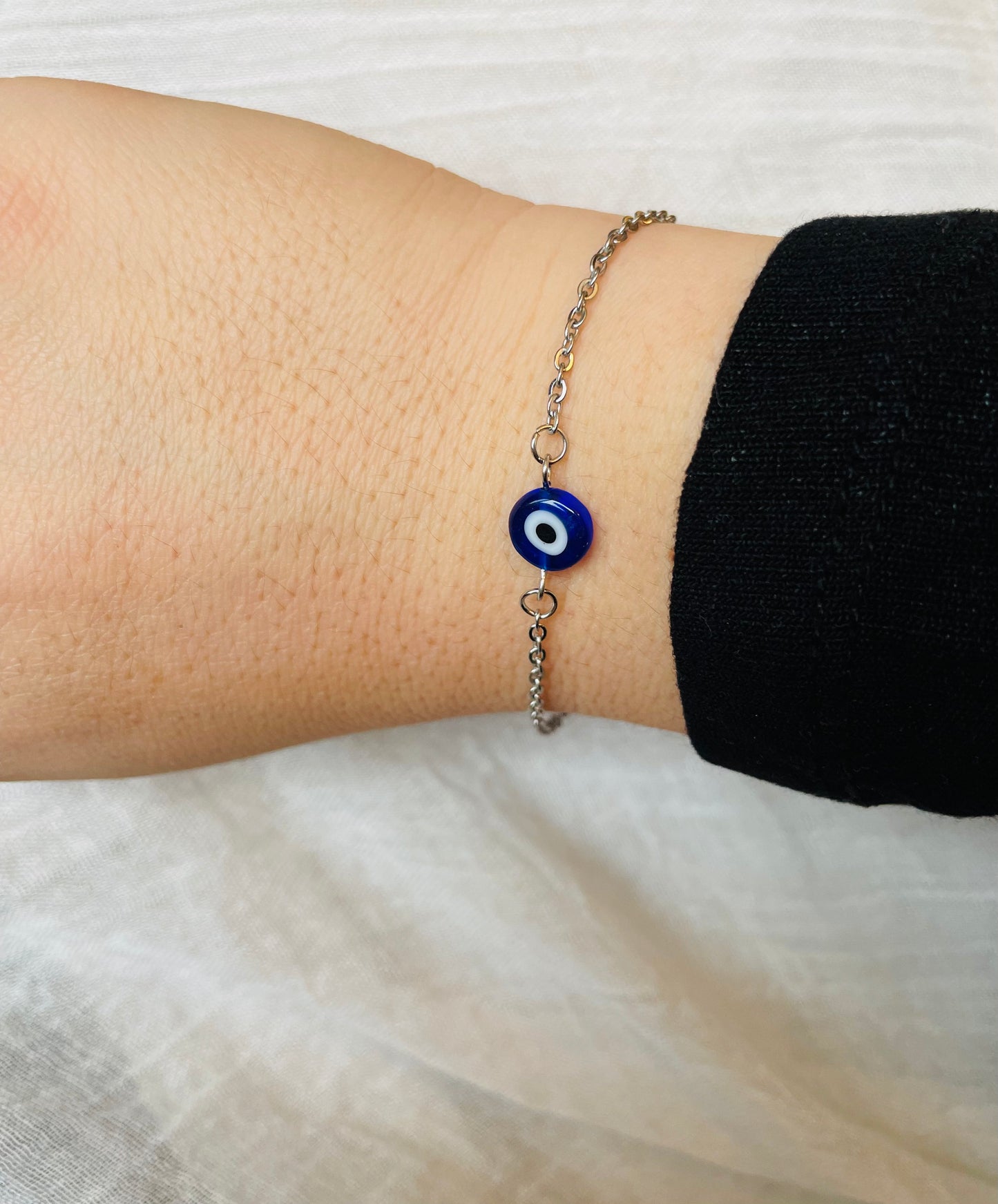 Dainty Eye Bracelet