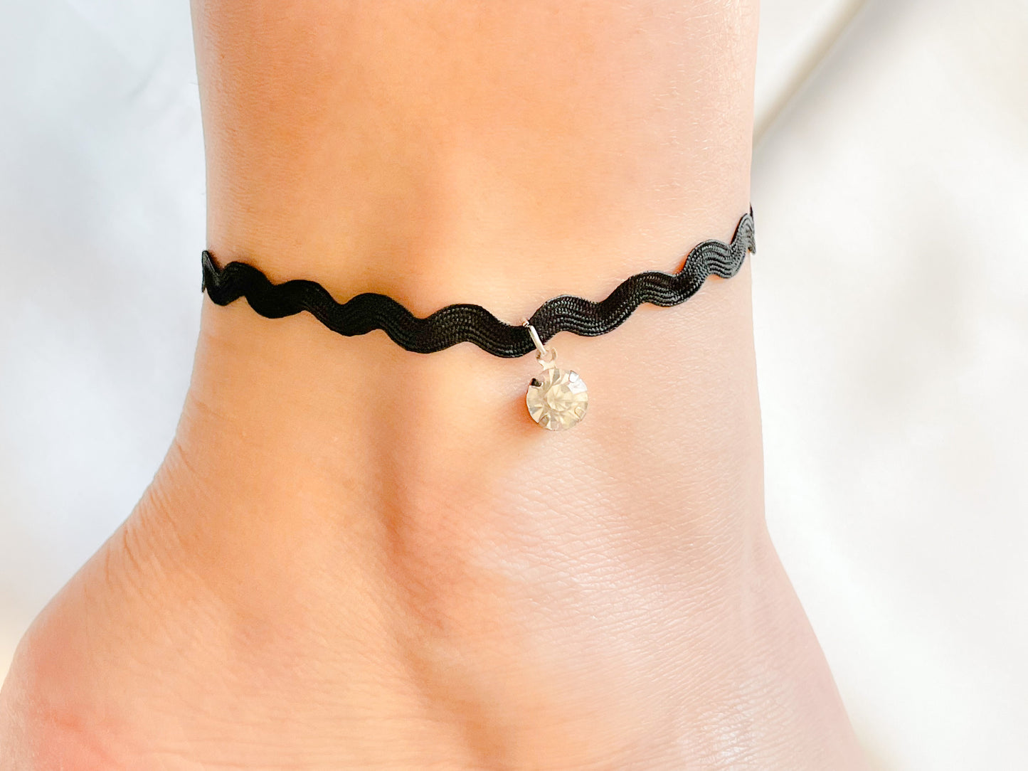 Black Wavy Anklet