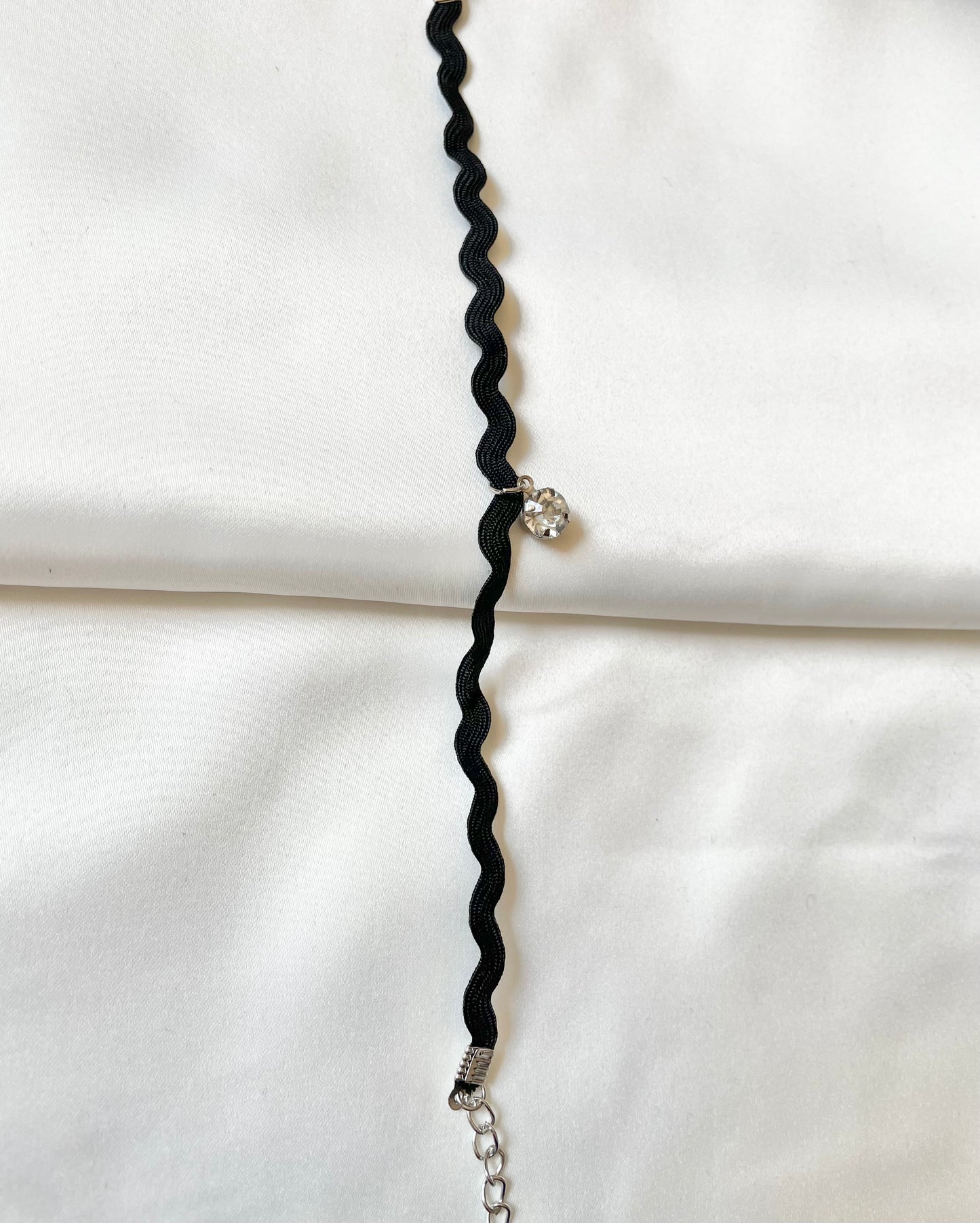 Black Wavy Anklet