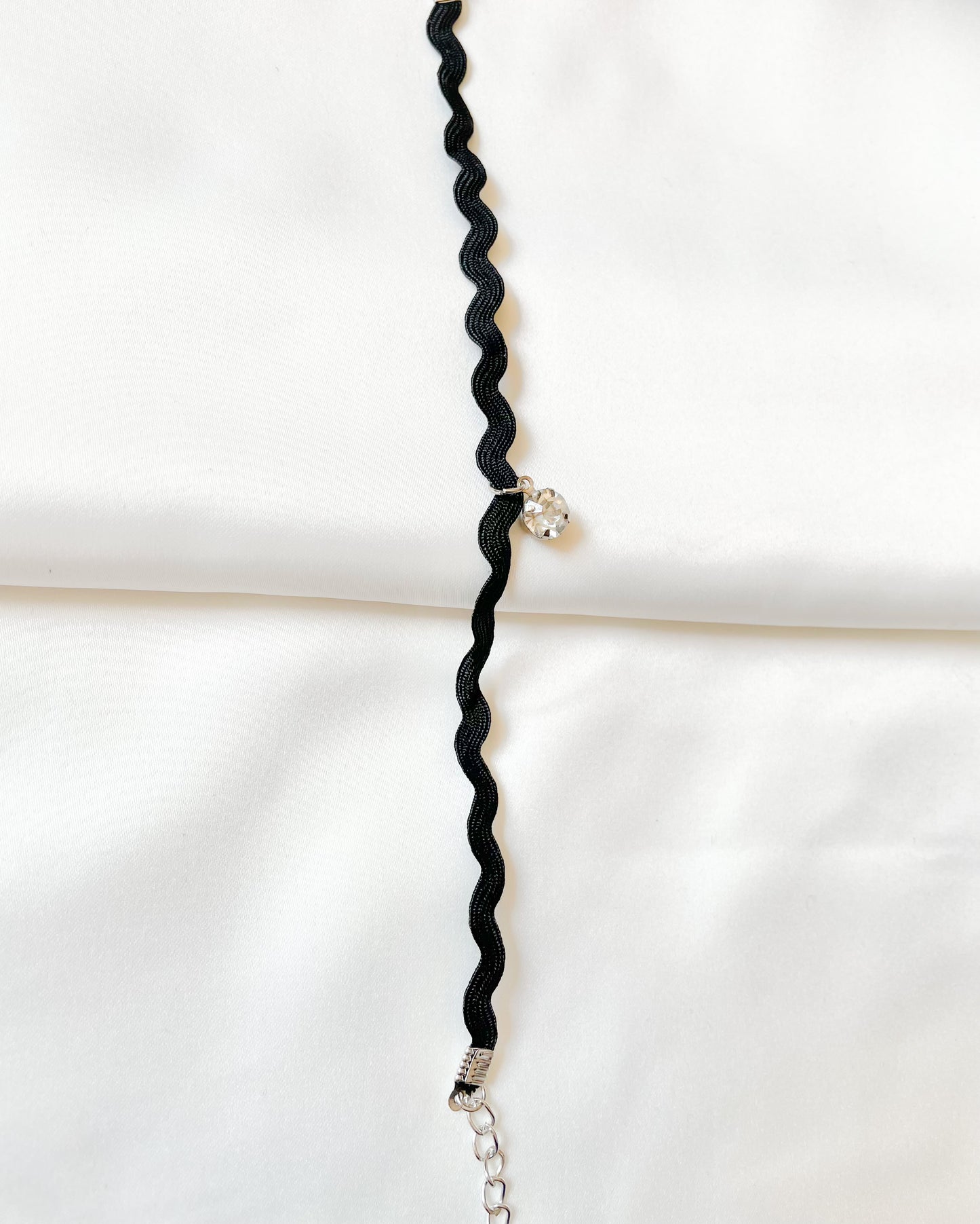Black Wavy Anklet