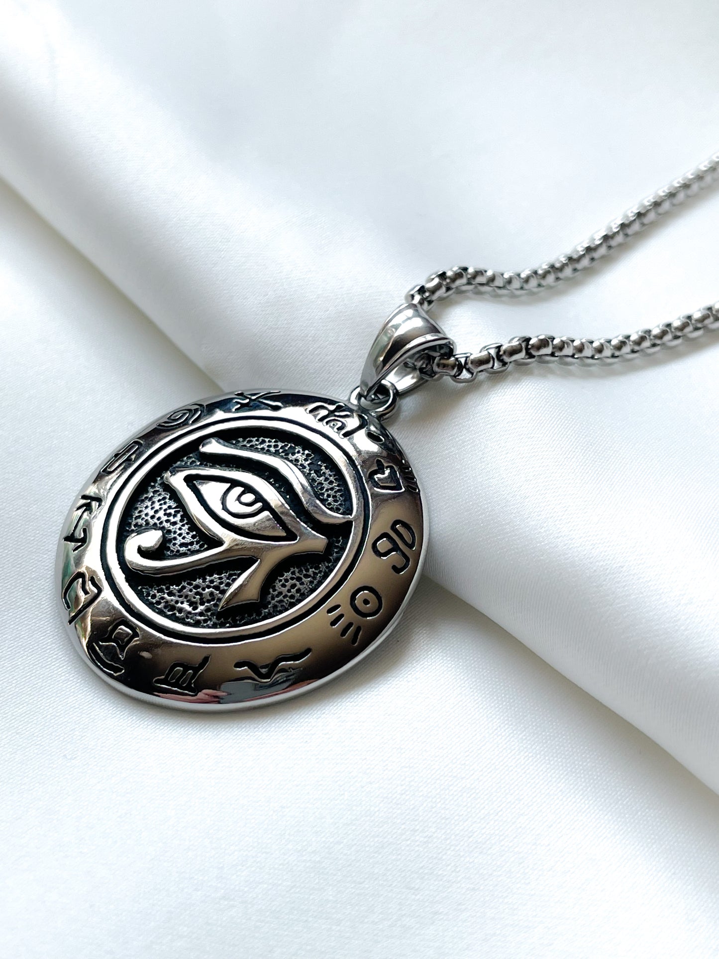 Men's Eye of Horus Necklace
