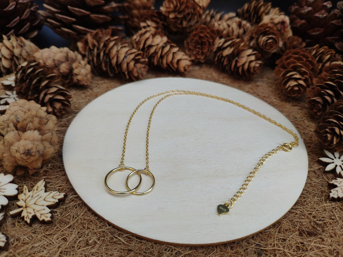 Interlocking Circles Necklace
