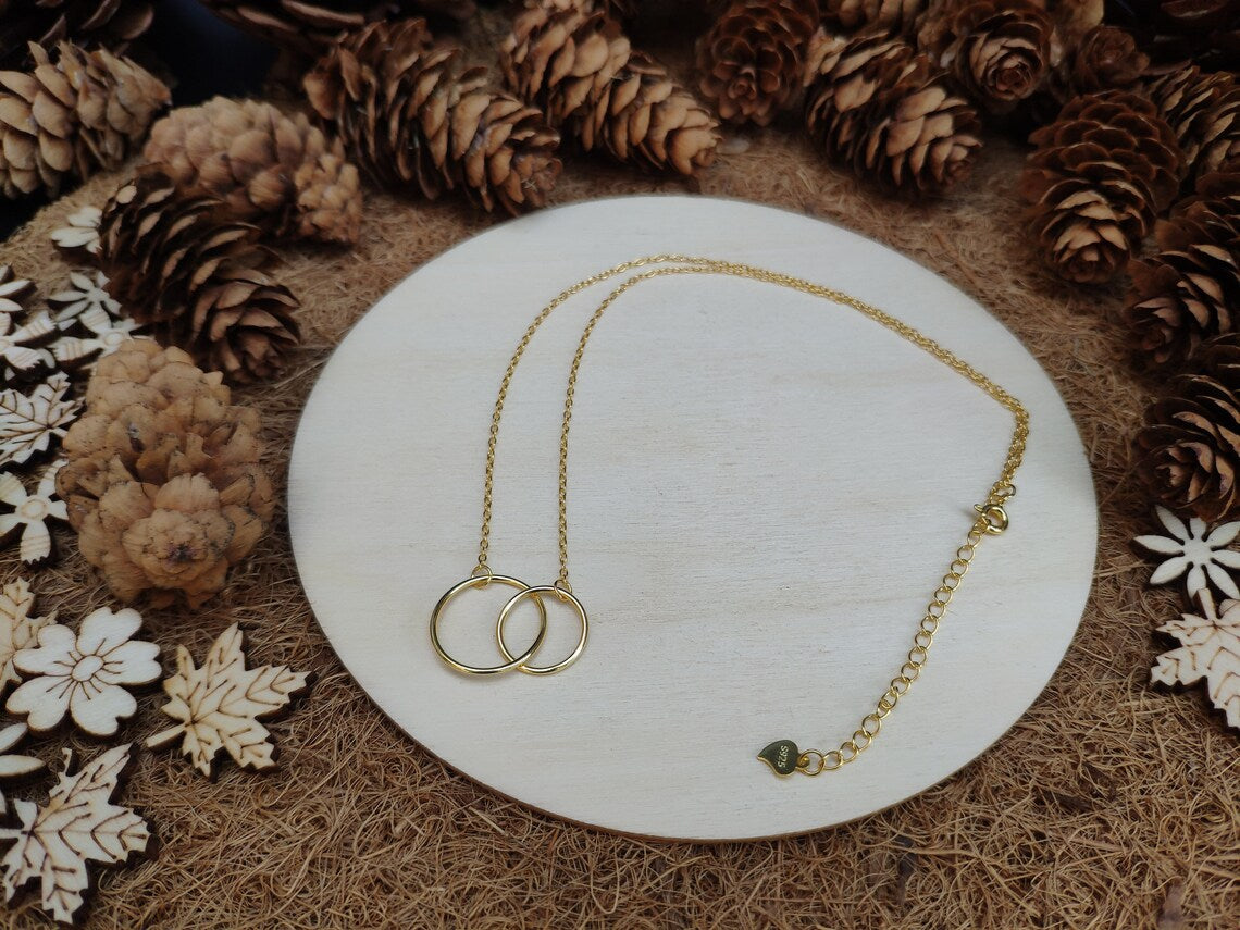 Interlocking Circles Necklace