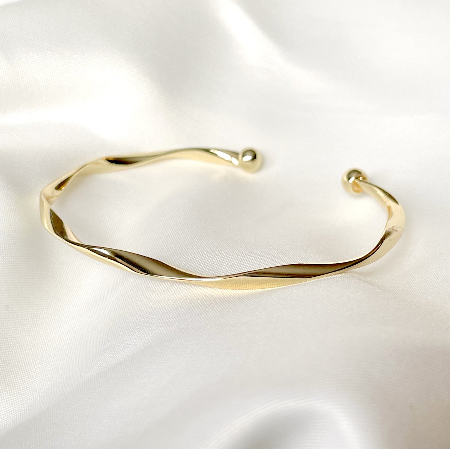 Twisted Ribbon Gold Cuff Bracelet