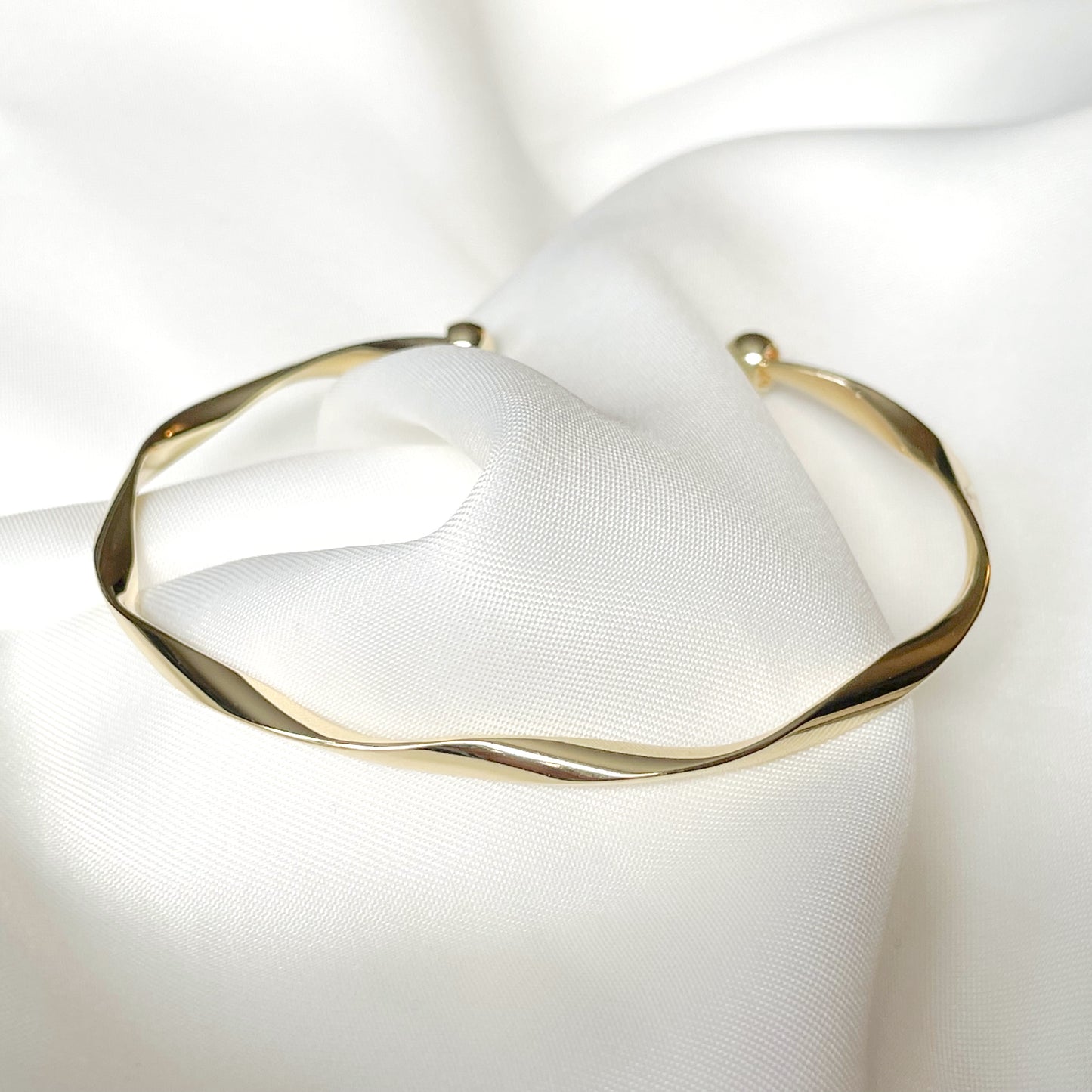 Twisted Ribbon Gold Cuff Bracelet