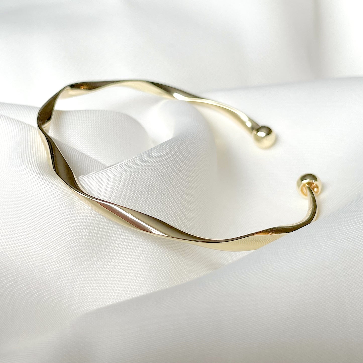 Twisted Ribbon Gold Cuff Bracelet