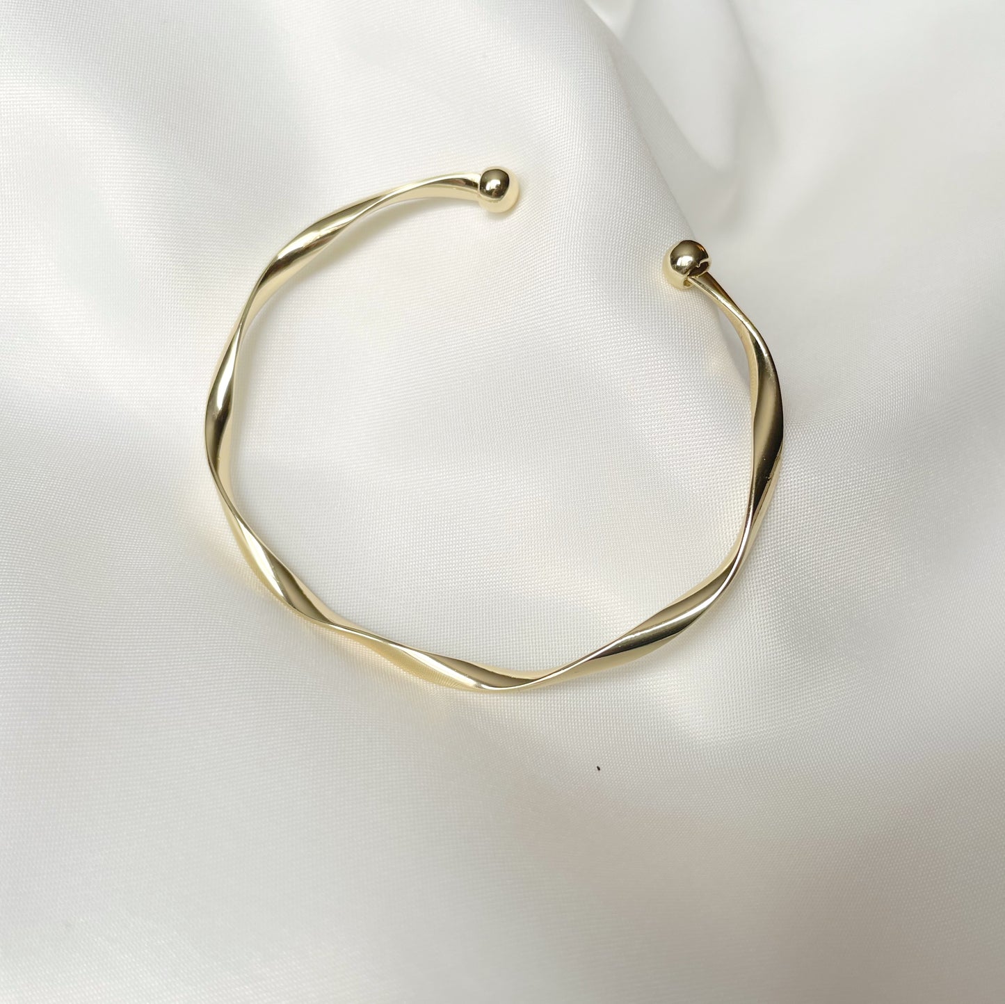 Twisted Ribbon Gold Cuff Bracelet