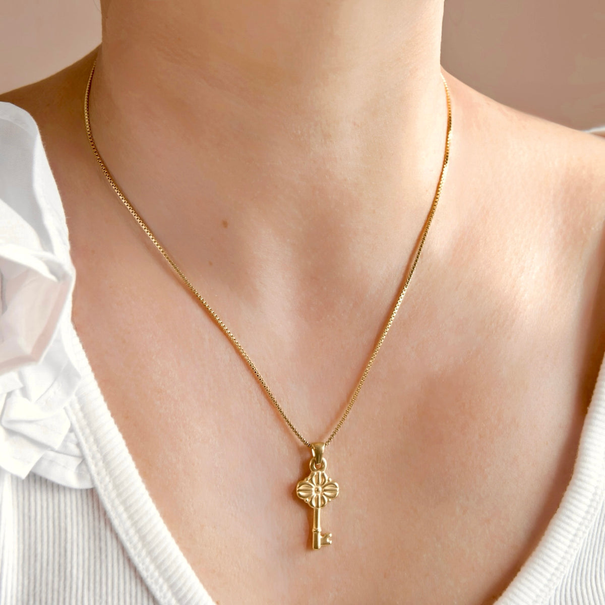 Flower Key Necklace - Waterproof 18K PVD Stainless Steel