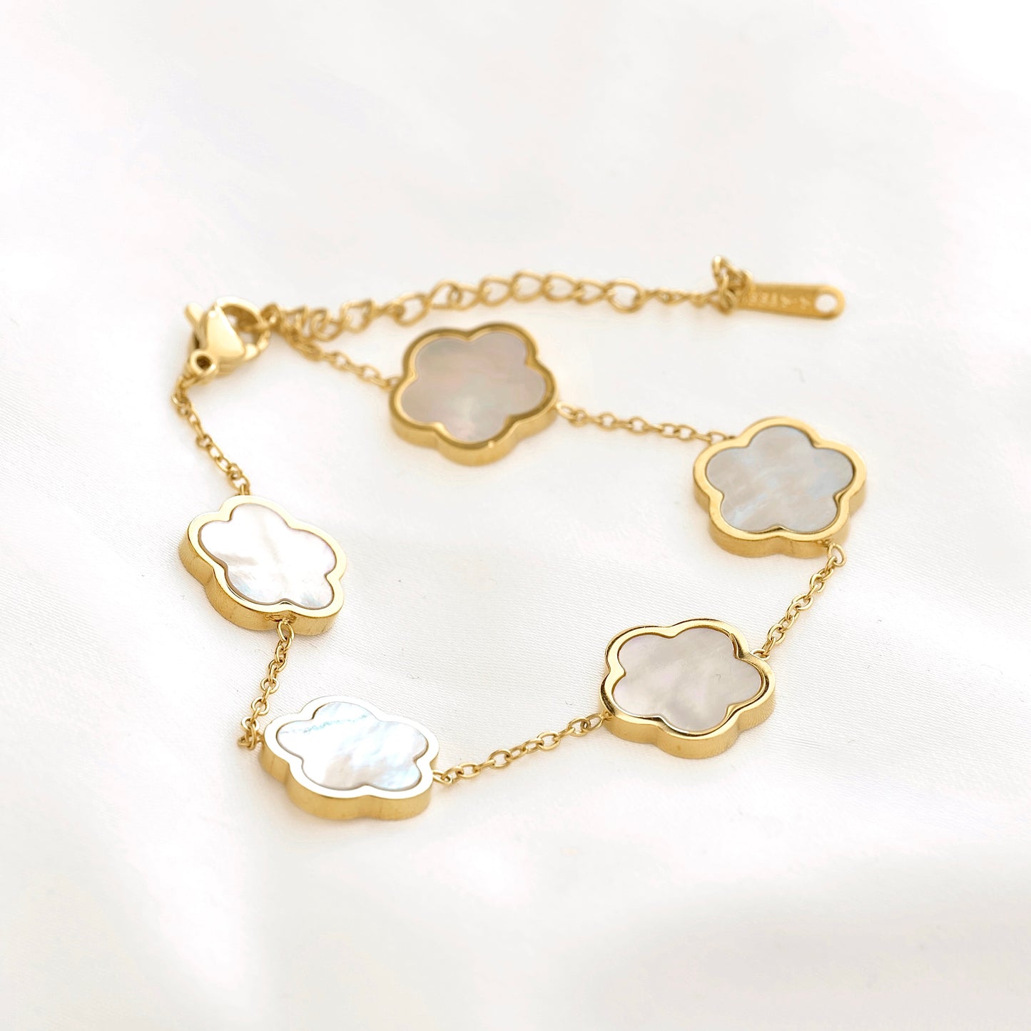 Shell Inlay Flower Bracelet - 18k Gold PVD Stainless Steel