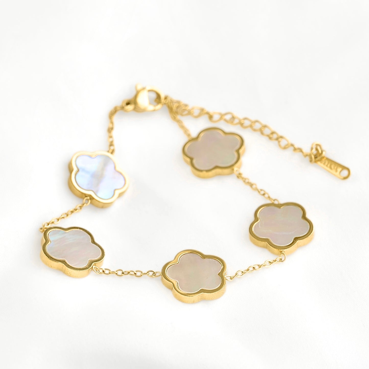 Shell Inlay Flower Bracelet - 18k Gold PVD Stainless Steel
