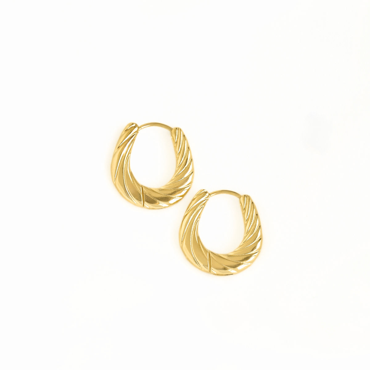 Medium Twisted U Hoop Earrings - 18k Gold Stainless Steel