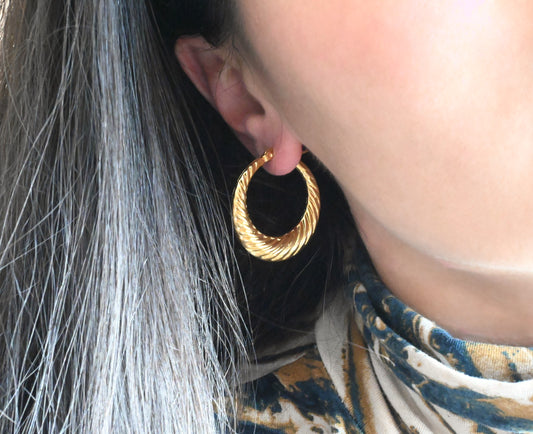 Lightweight Croissant Hoops