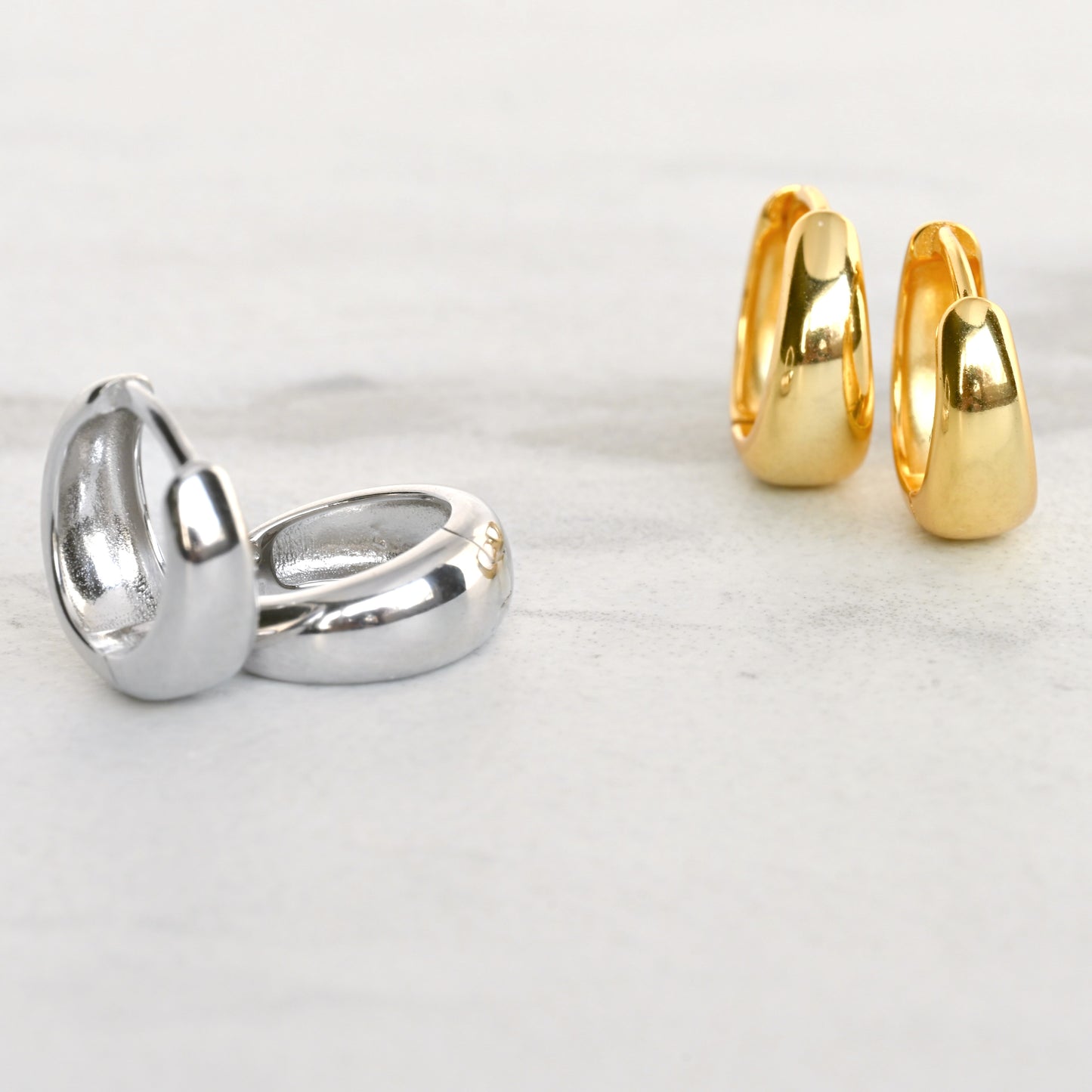 Petites créoles bombées Huggie - Argent sterling 925