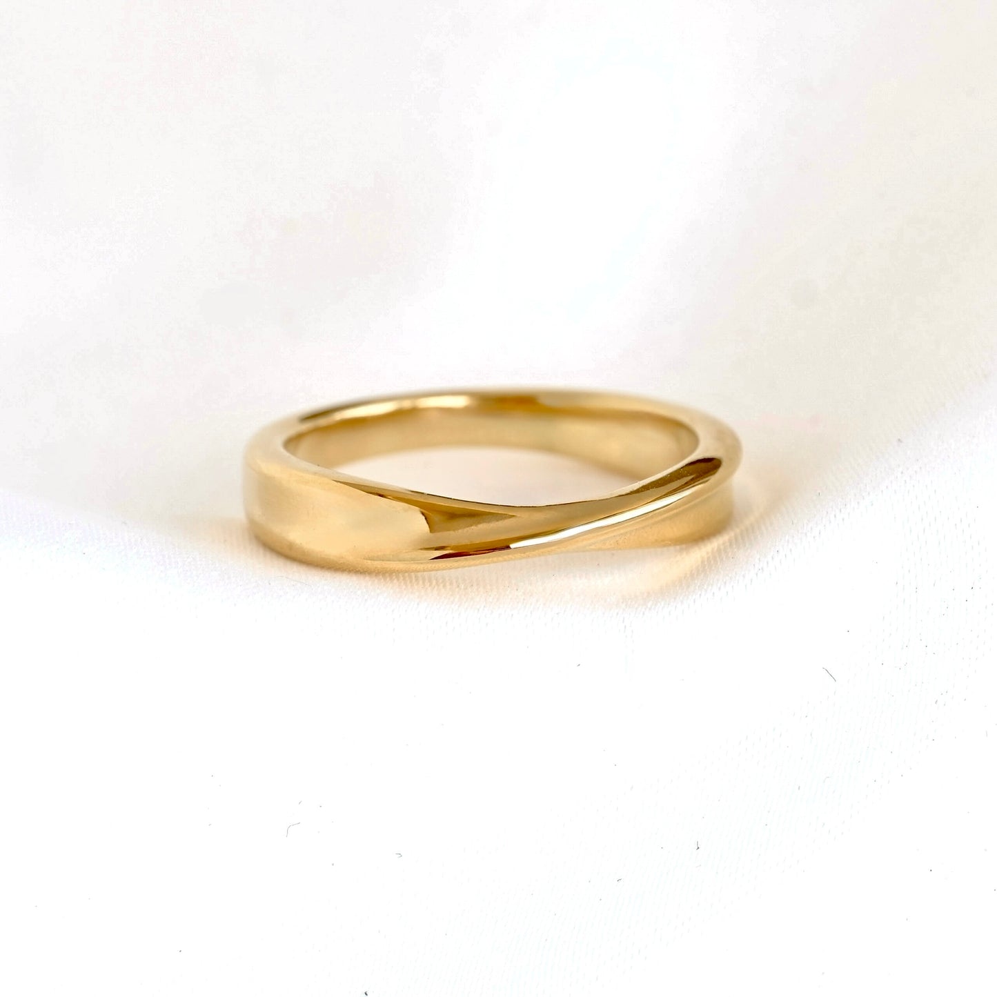 Gold Crossover Ring - Stainless Steel Twisted Band
